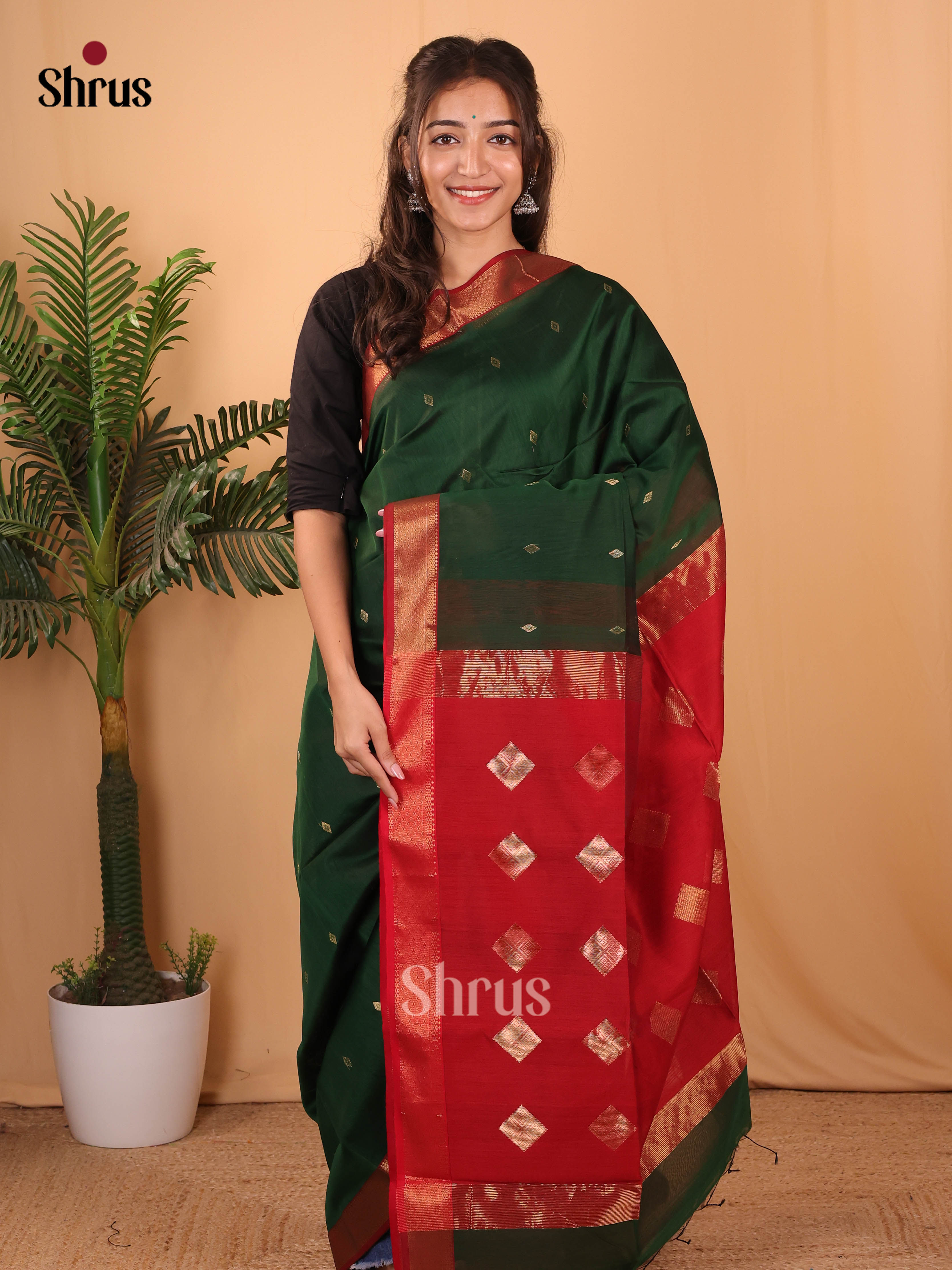 Green & Red - Maheshwari silkcotton Saree - Shop on Shrus.com