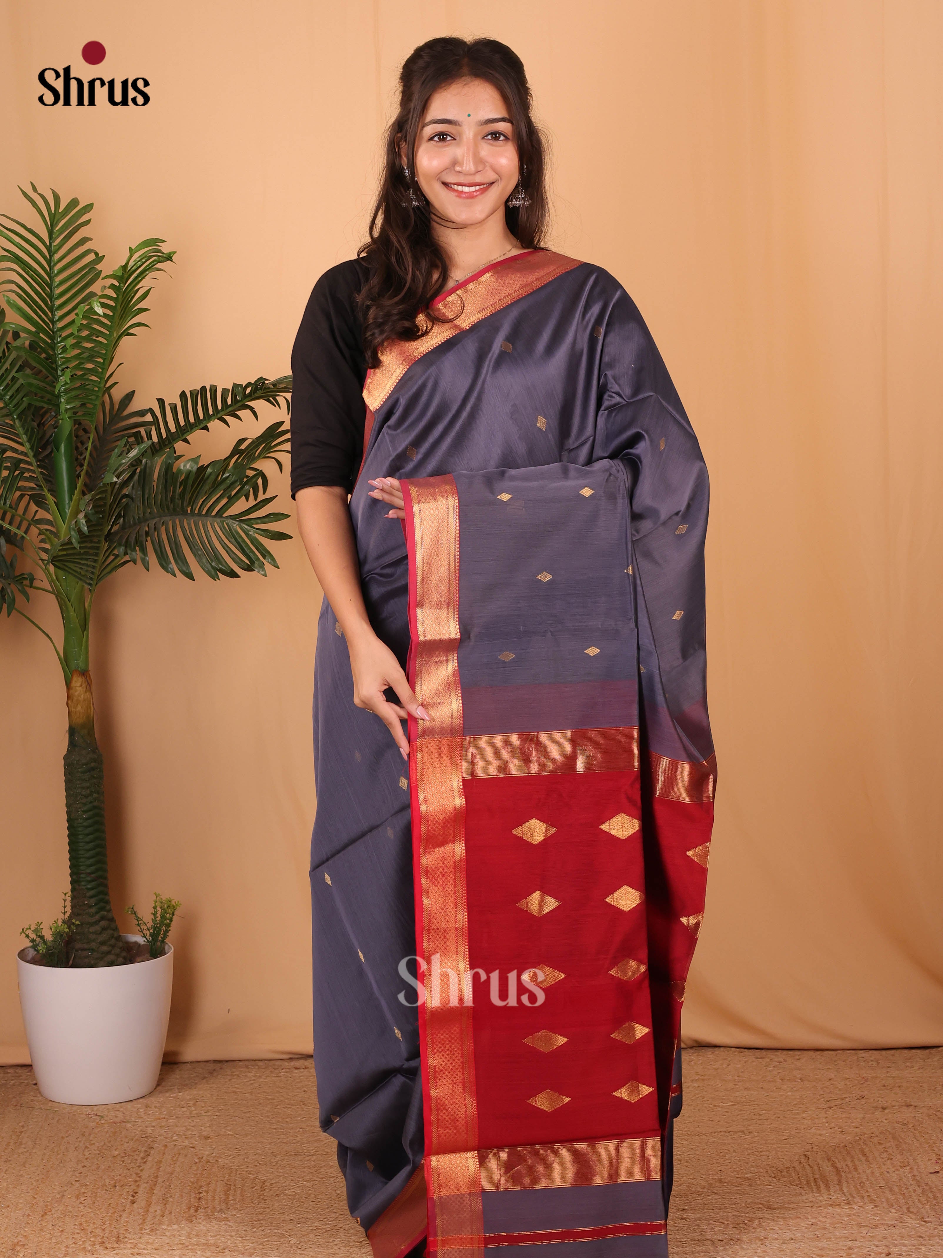 Grey & Red- Maheshwari silkcotton Saree - Shop on Shrus.com