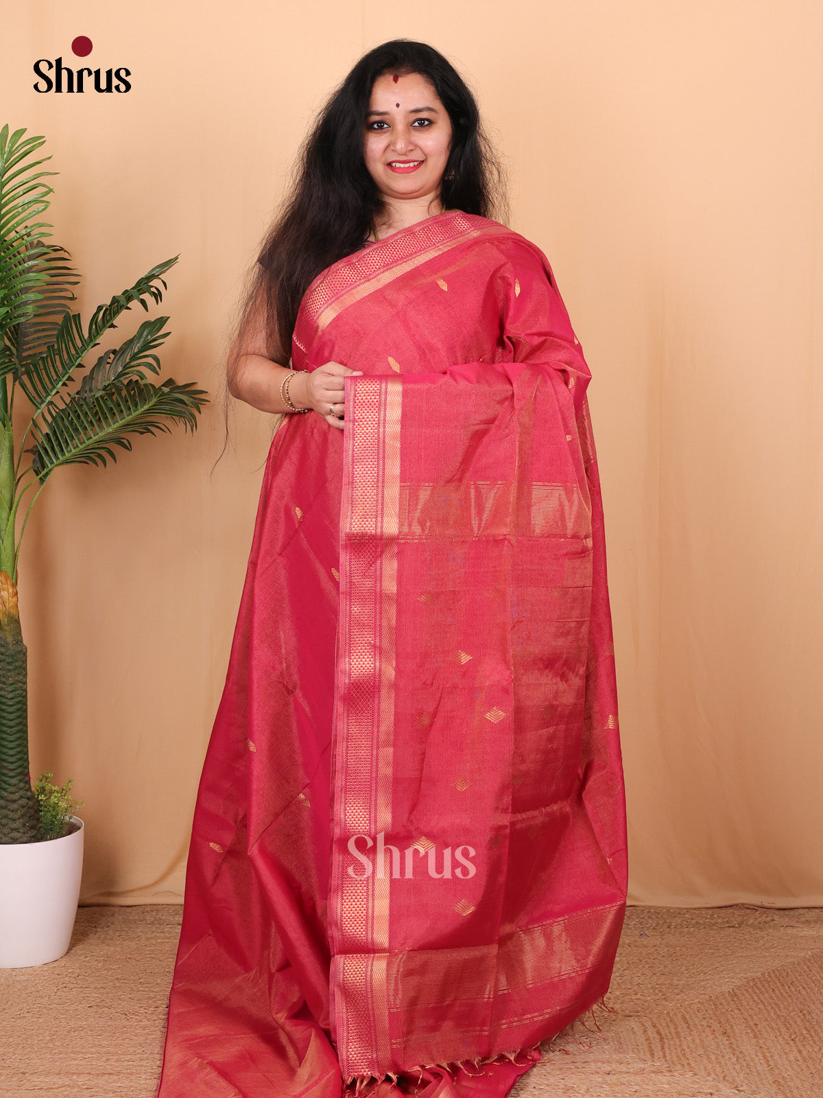 Red(single Tone) - Maheshwari silkcotton Saree - Shop on Shrus.com