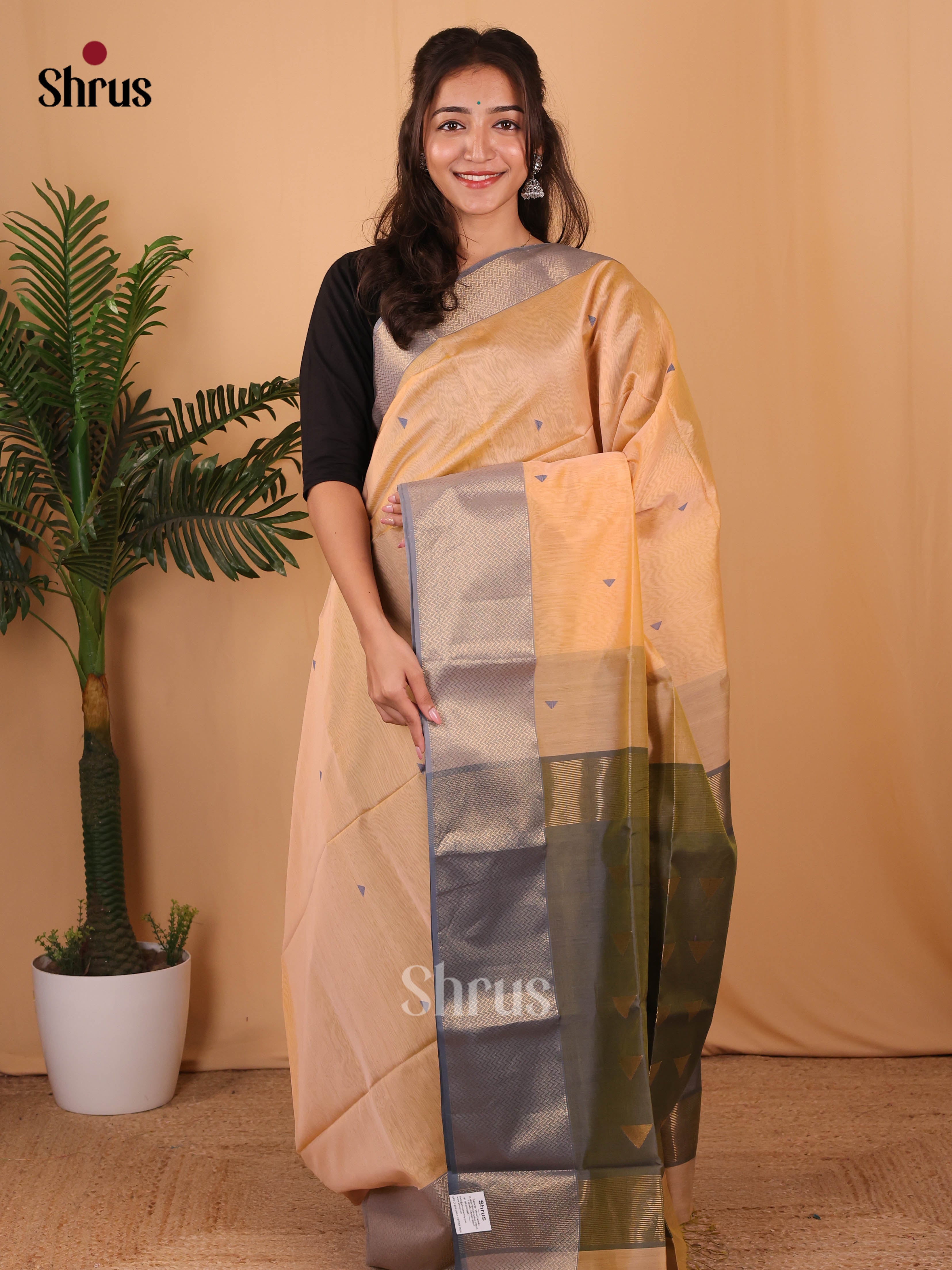 Peach & Grey - Maheshwari silkcotton Saree - Shop on Shrus.com