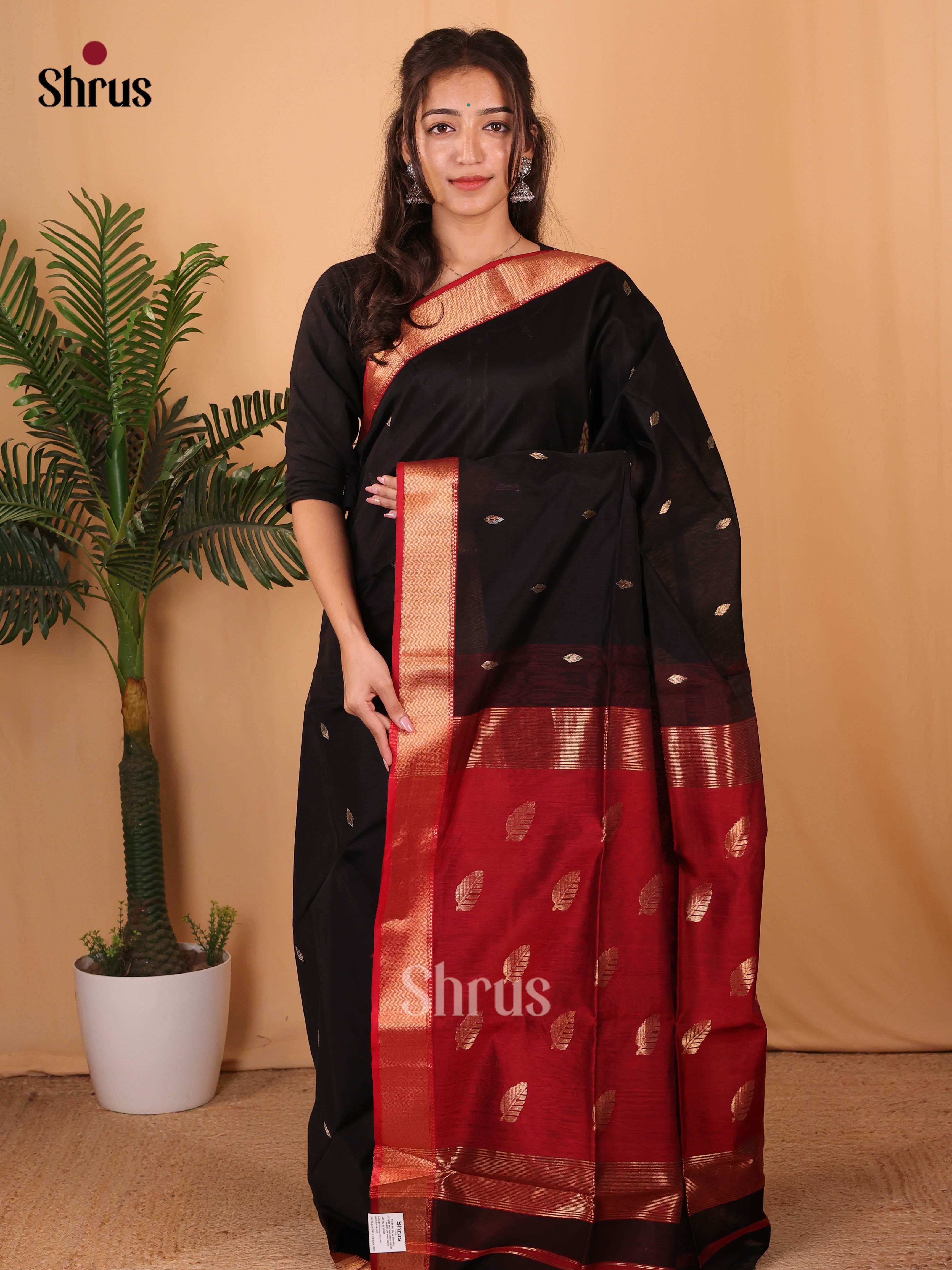 Black & Red - Maheshwari silkcotton Saree - Shop on Shrus.com
