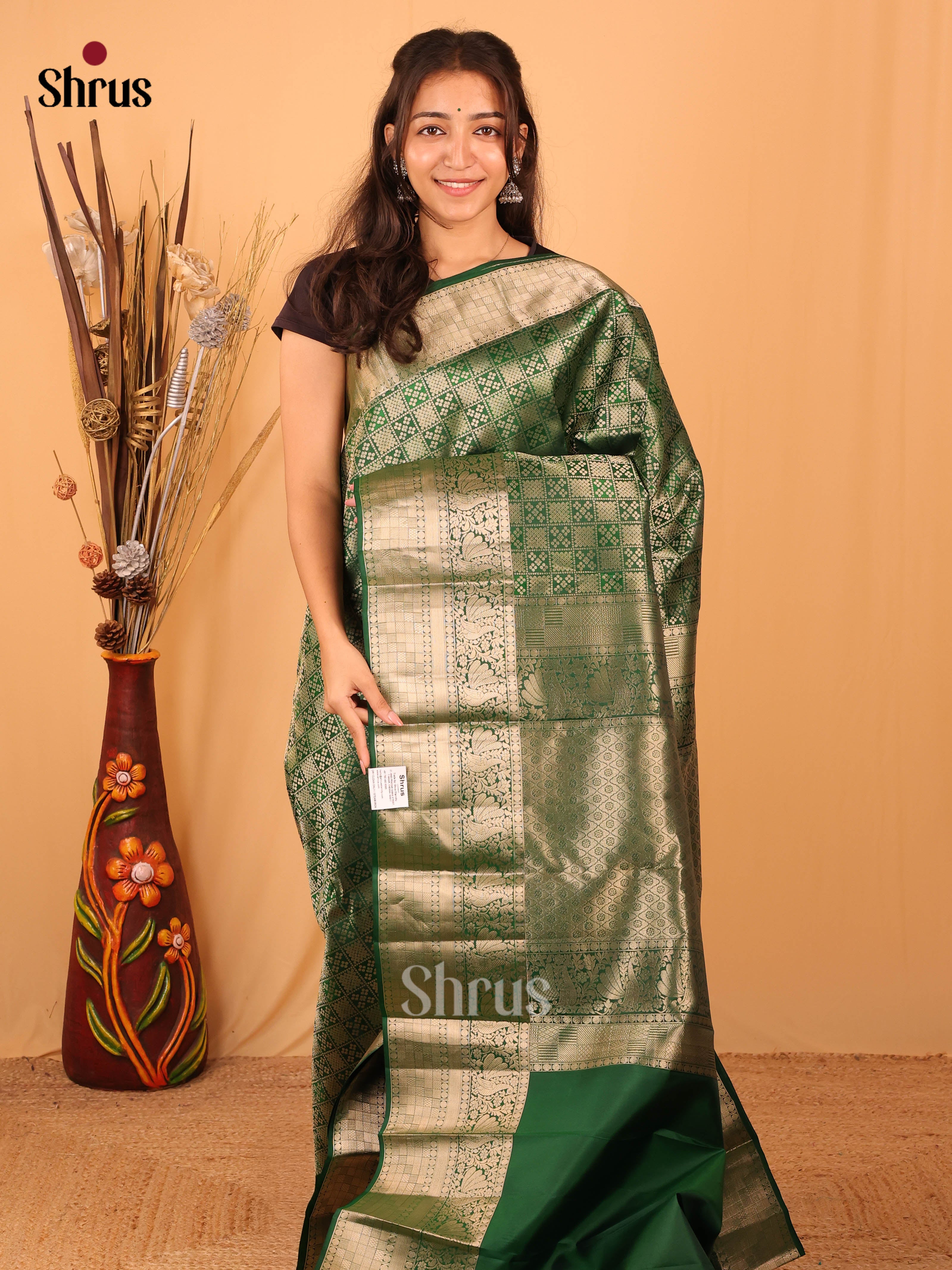 Green Kanchipuram silk Saree With Zari Woven Floral Brocade Design-1