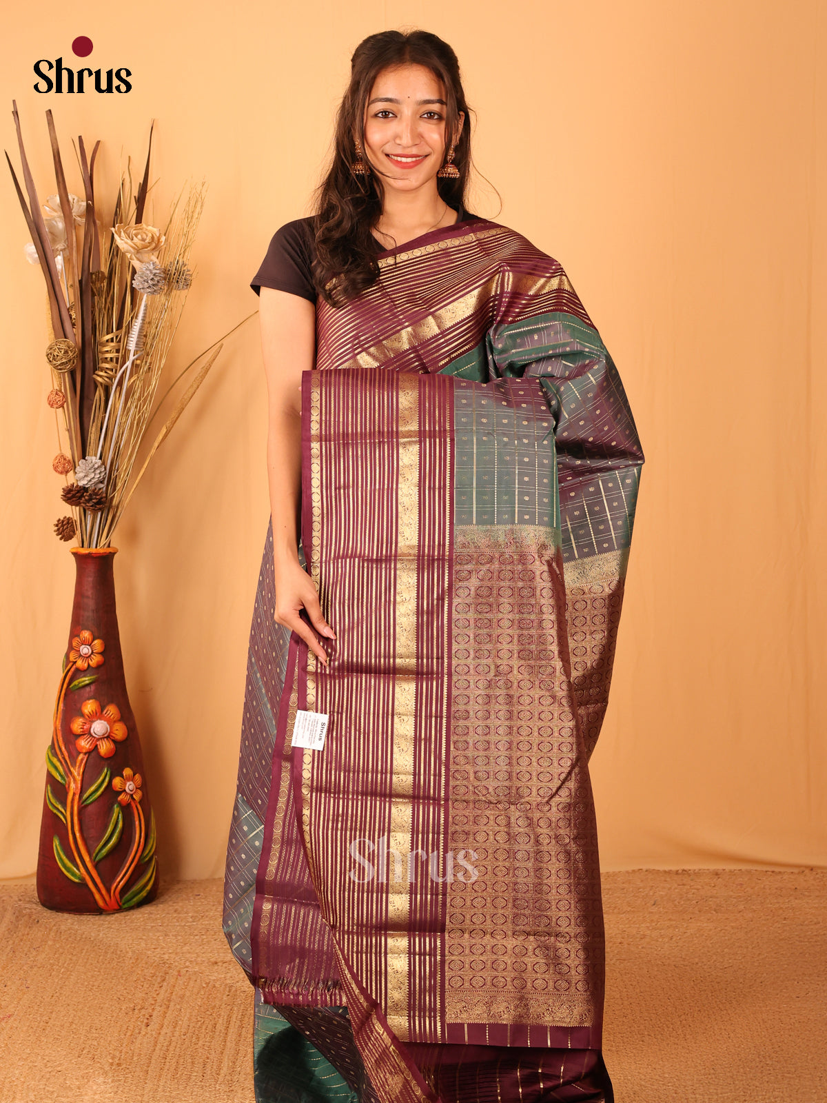 Double Shaded Green & Brown - Kanchipuram silk Saree - Shop on Shrus.com