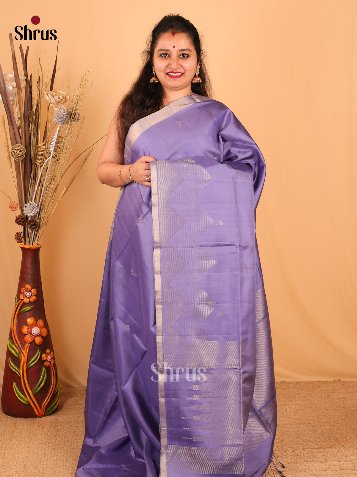 Exquisite Lilac Soft Silk Saree with Golden Buttas, Zari Border & Brocade Pallu - Shop on Shrus.com