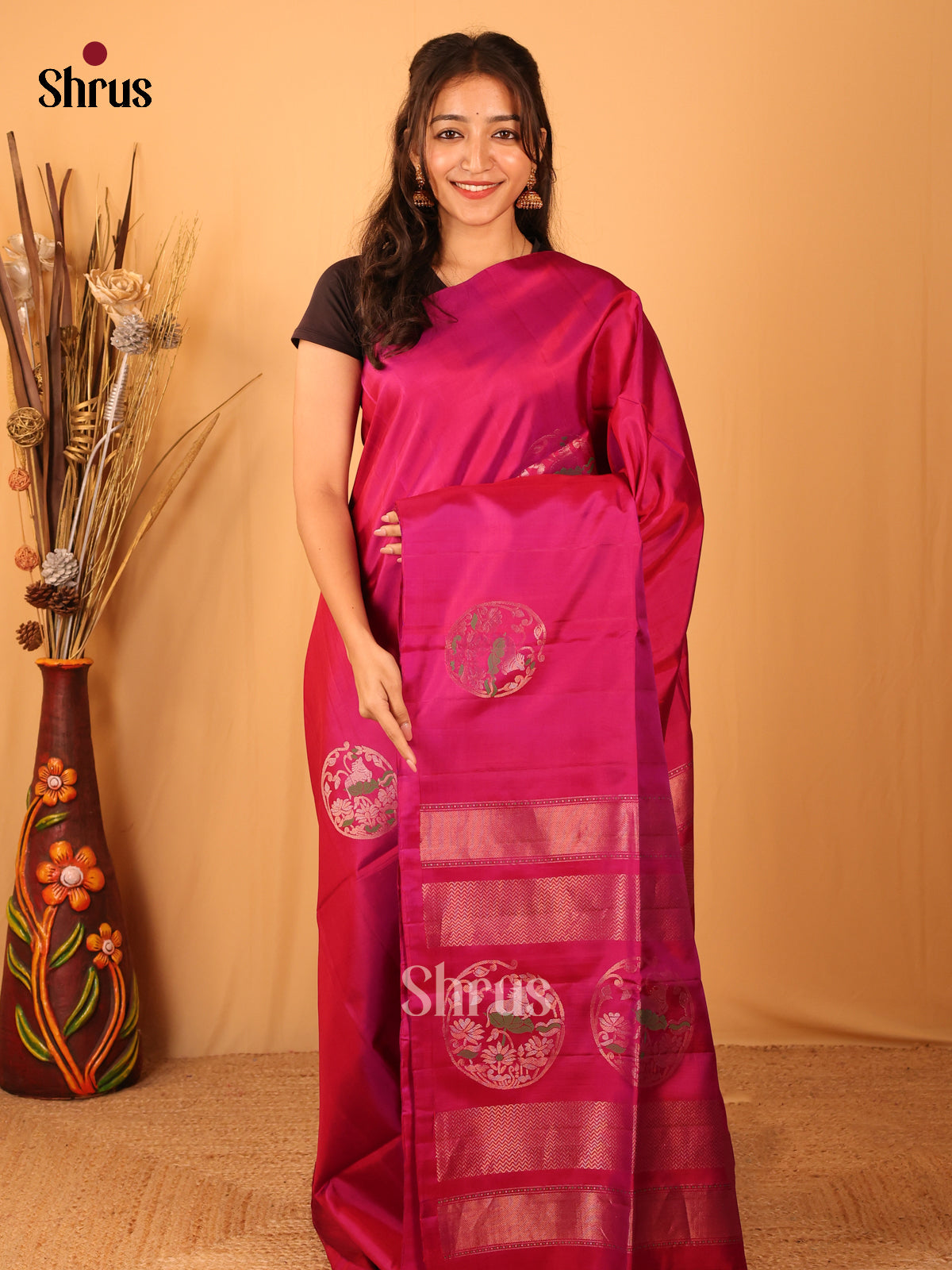 Charming Majenta Borderless Soft Silk Saree with Zari Woven Round Zari Motifs & Pallu-1