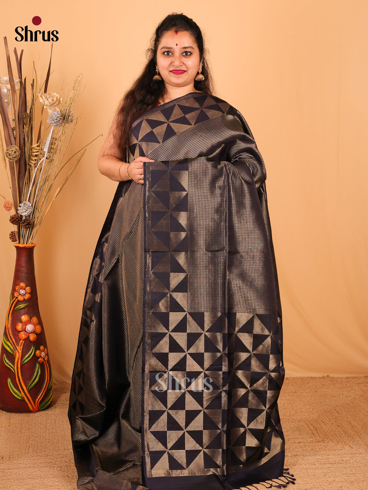 Mesmerizing Midnight Blue Kattam Soft Silk Saree with Radiant Zari Florals-1