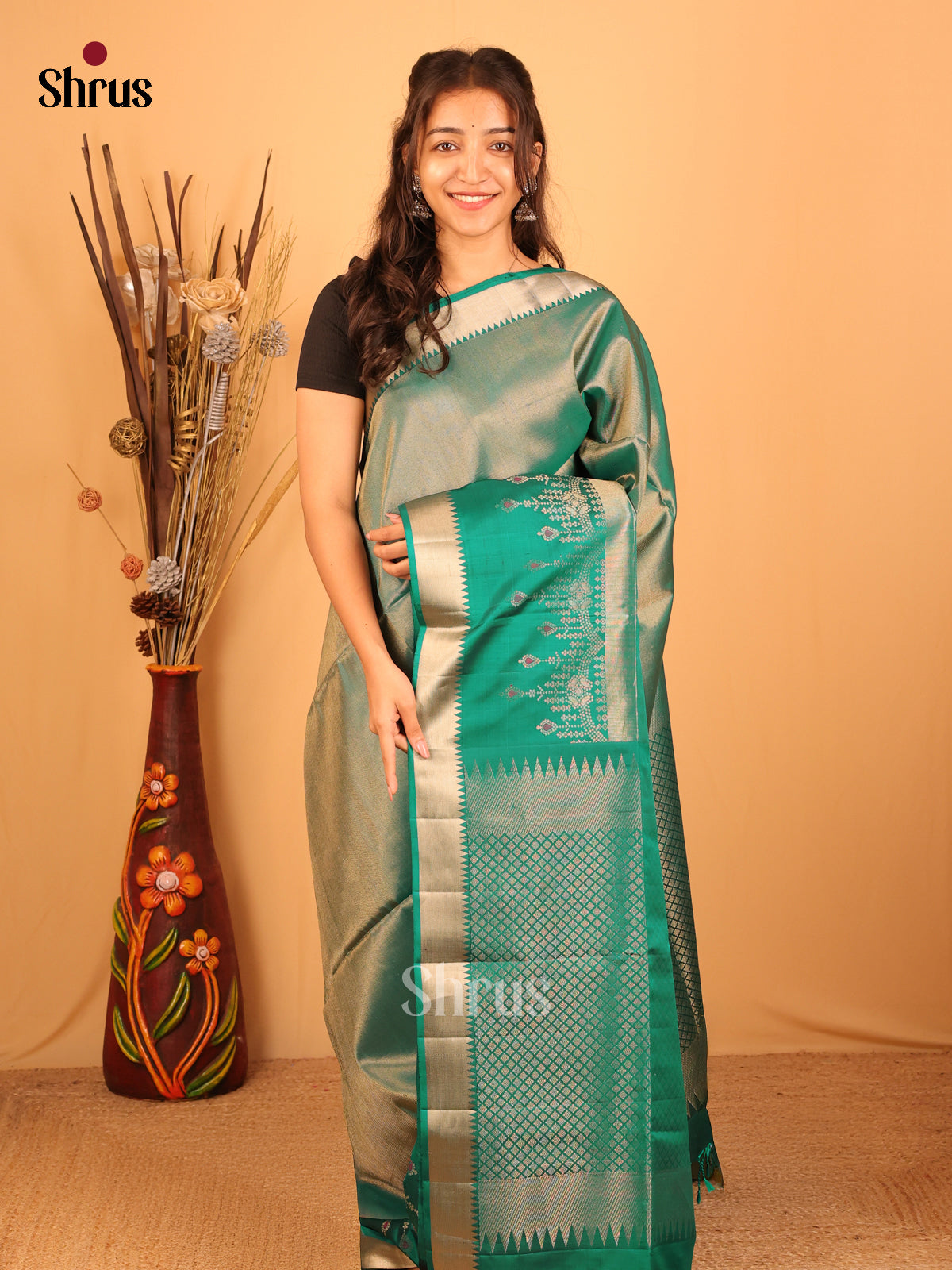 Enchanting Green Soft Silk Saree with Jewel Pattern Zari Border & Brocade Pallu-1