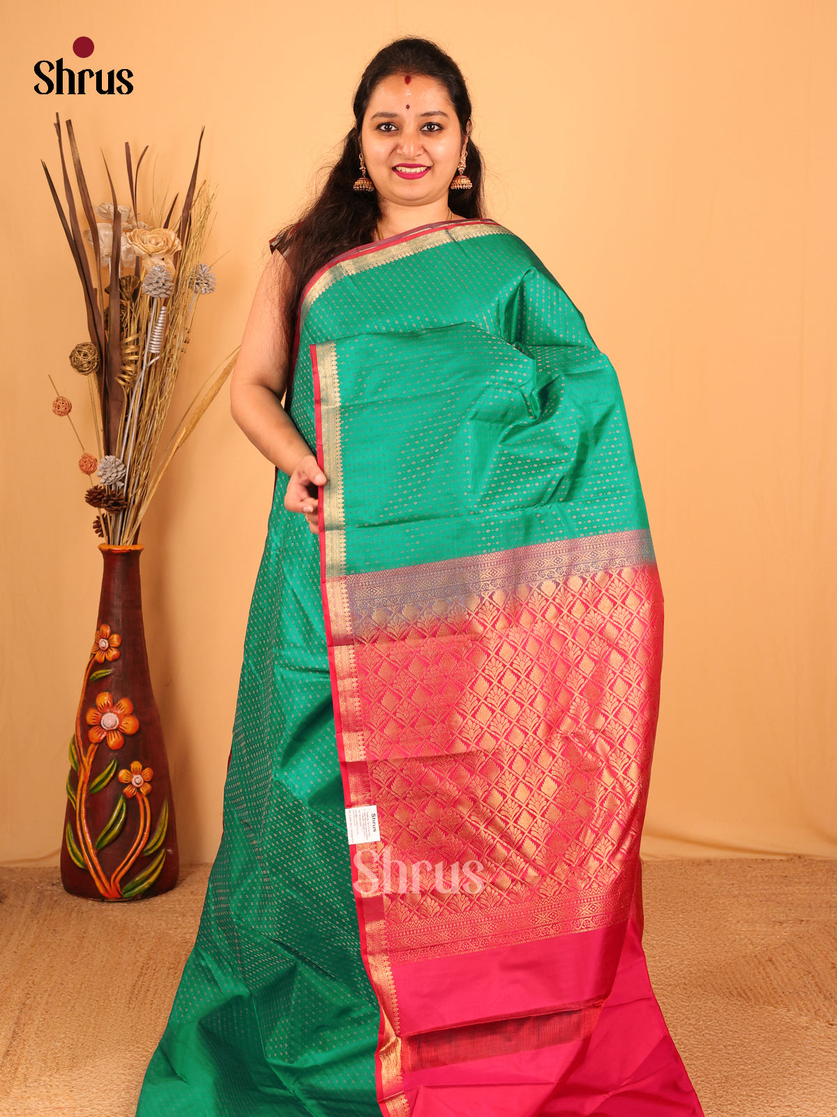 Green and Pink Kanchipuram silk Saree With Zari Woven Buttas - Shop on Shrus.com