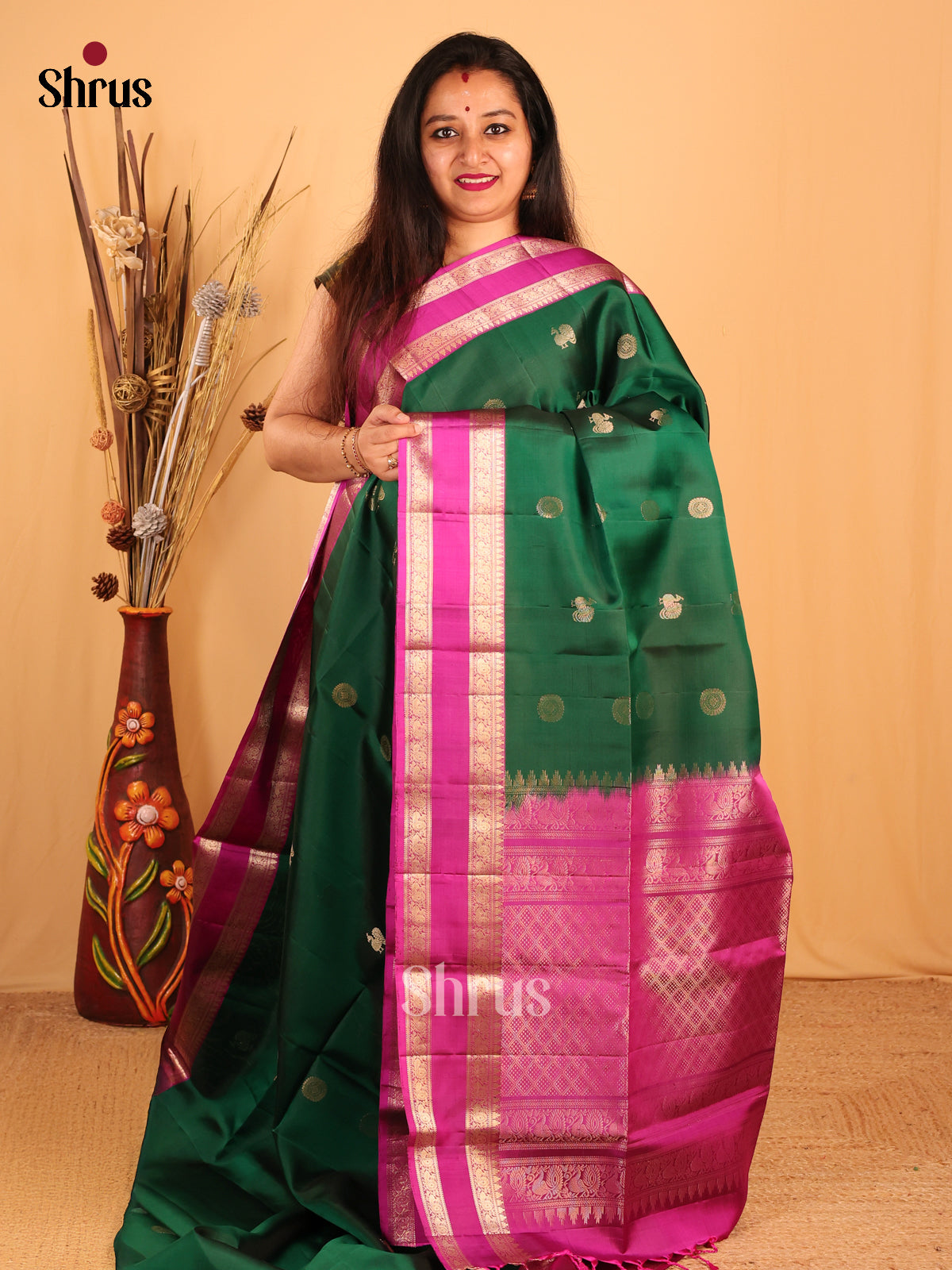 Green And Majenta- Soft silk Saree - DBS18132 - Shop on Shrus.com