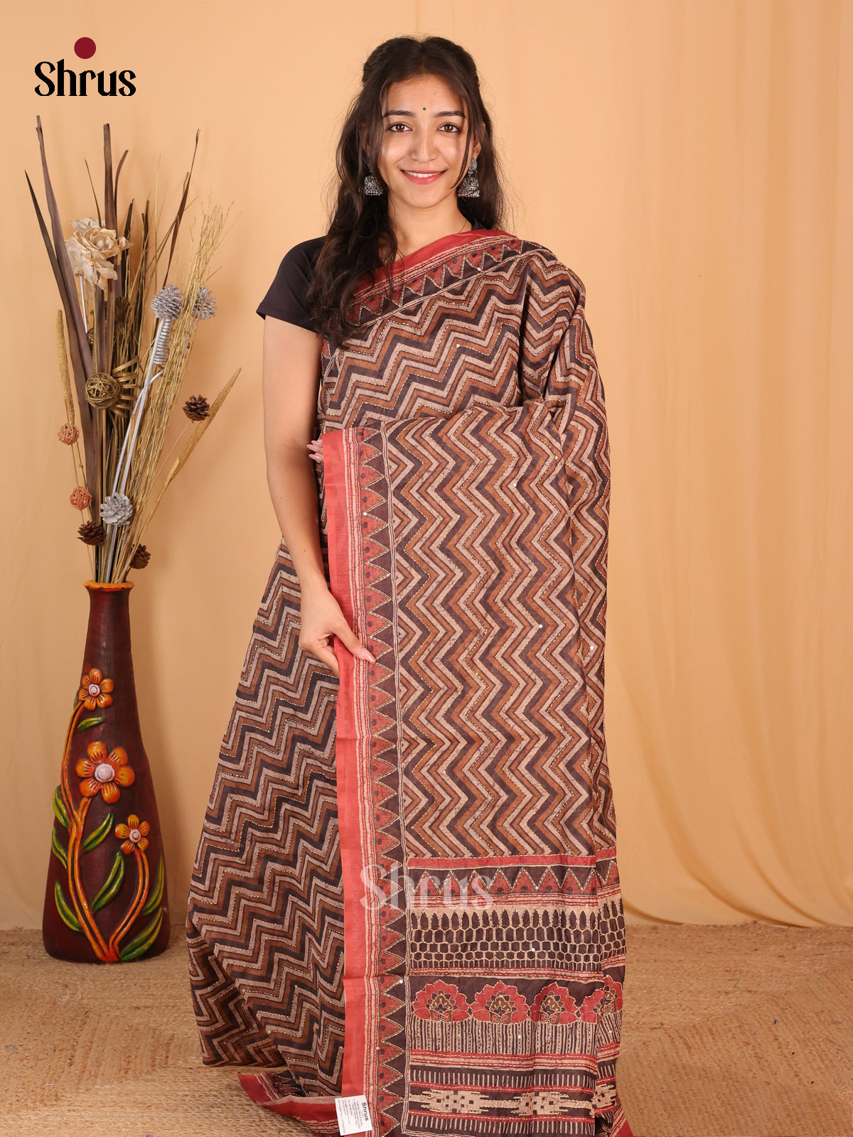 Brown & Onion Peel - Semi Kantha Saree - Shop on Shrus.com
