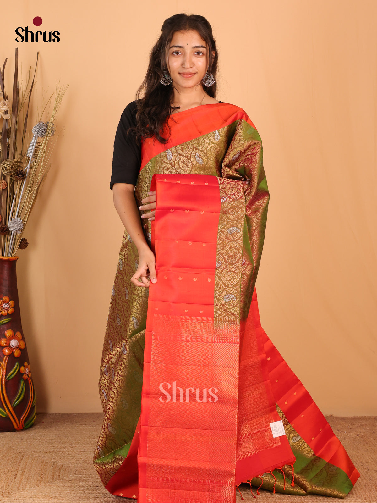 Double Shaded Green Soft Silk Saree with Paisley Zari Brocade And Orangish Pink Pallu-1