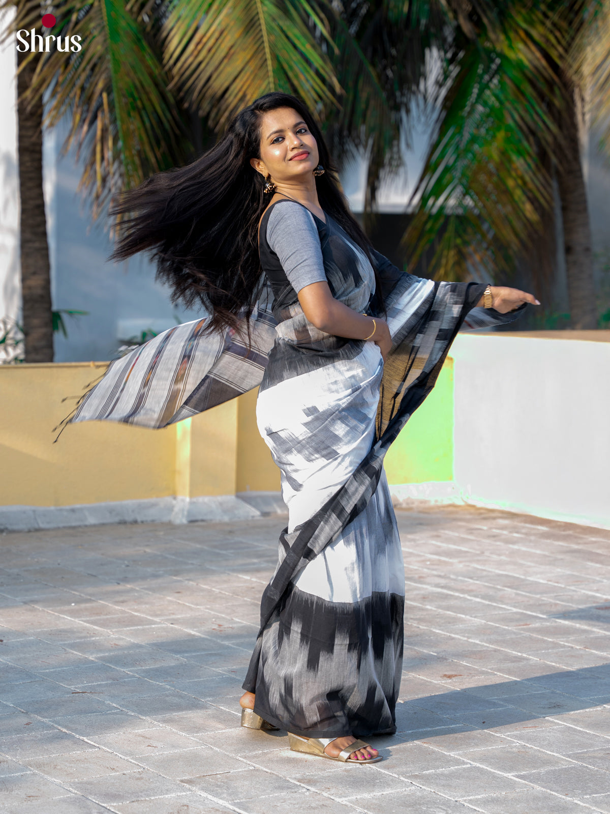 White & Black- Bengal cotton Saree - Shop on Shrus.com
