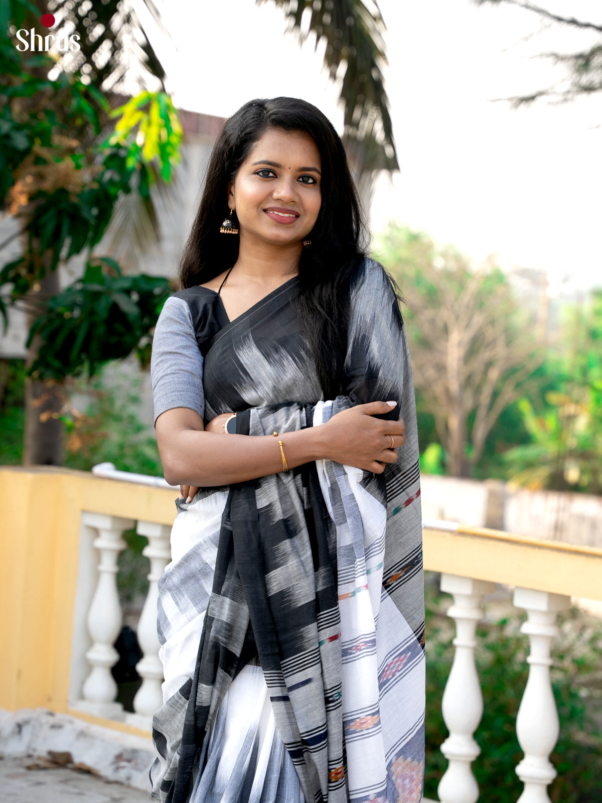 White & Black- Bengal cotton Saree - Shop on Shrus.com