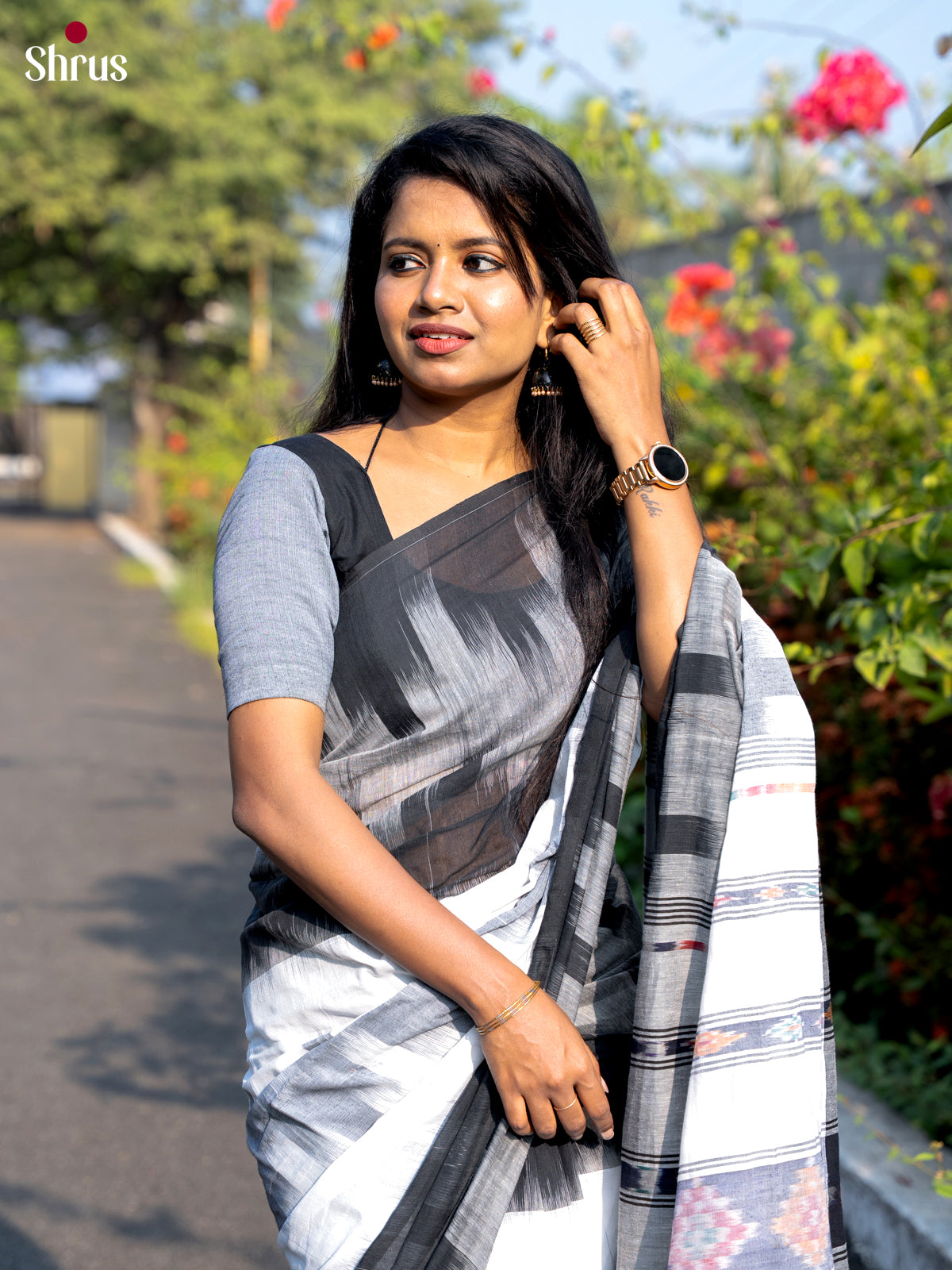 White & Black- Bengal cotton Saree - Shop on Shrus.com
