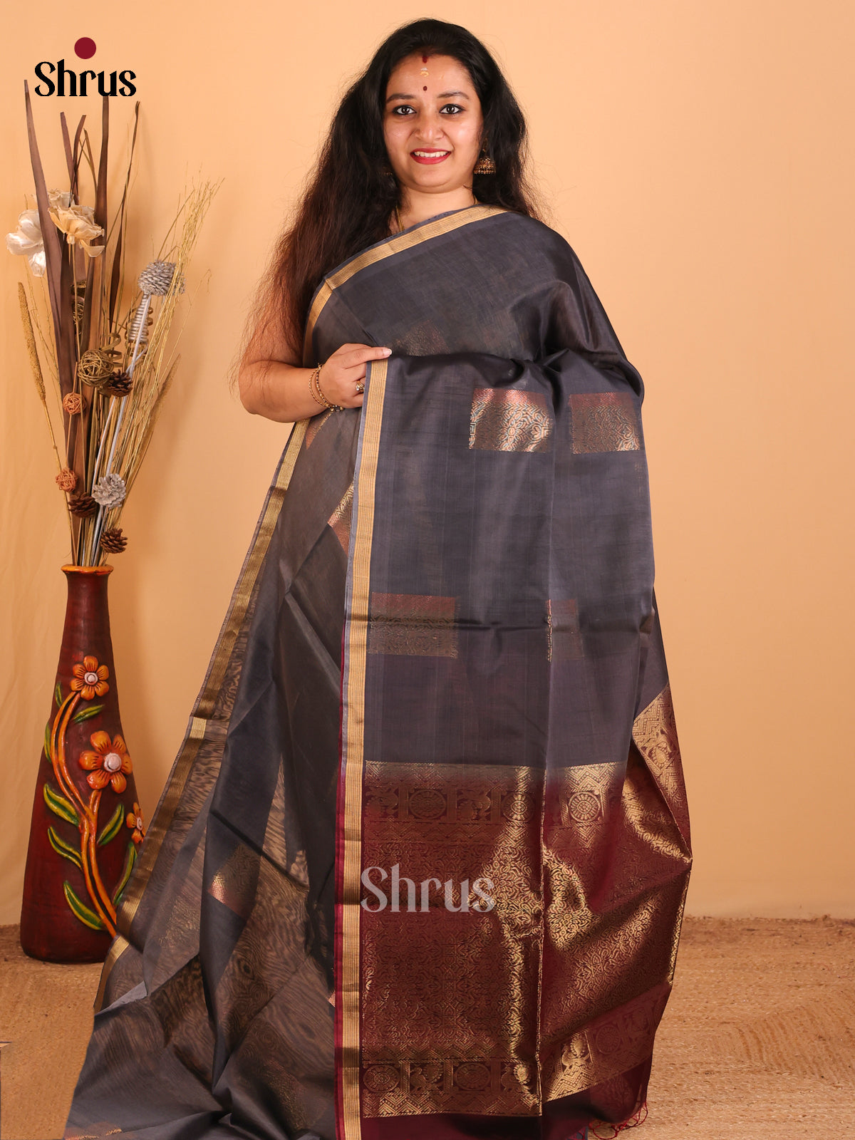 DCS07236 - Silk Cotton Saree - Shop on Shrus.com