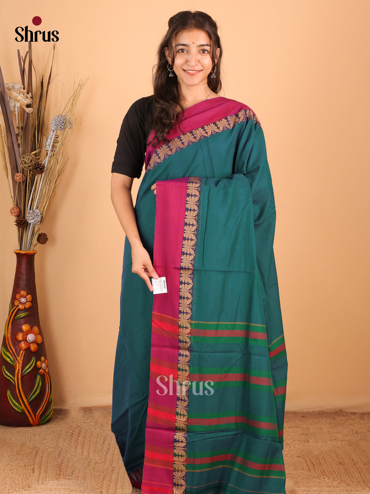 Green & Majenta - Narayanpet Cotton Saree - Shop on Shrus.com