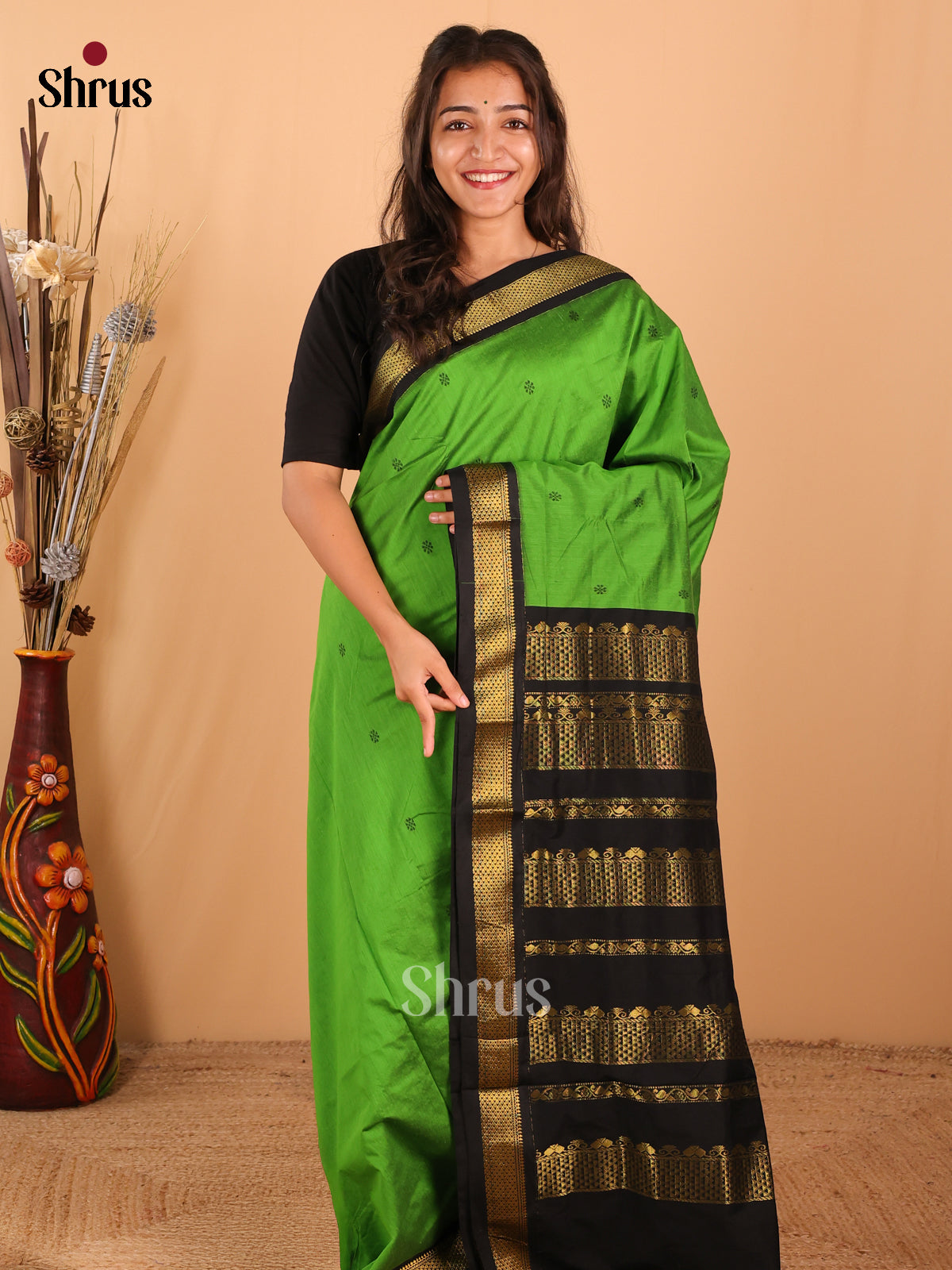 Dark green Kalyani Cotton Saree With Floral Buttas & Contrast Black Border With Golden Zari - Shop on Shrus.com