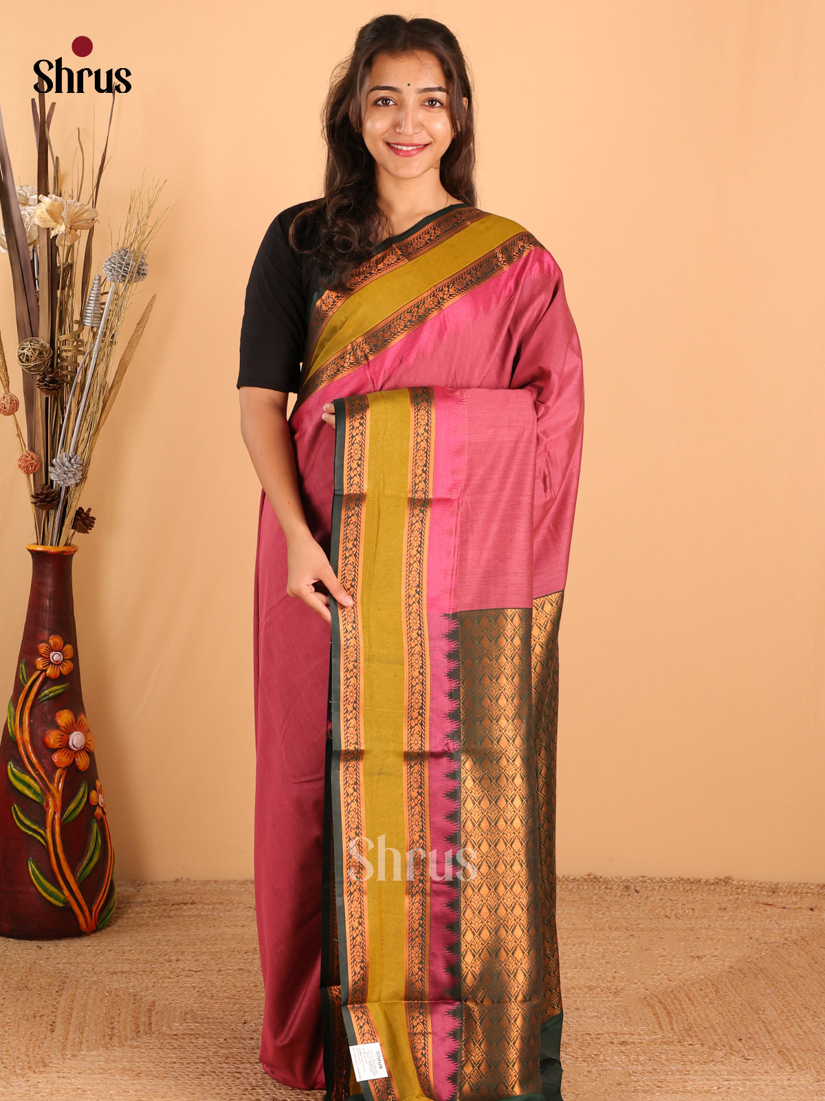 Exquisite Onion Pink Kalyani Cotton Saree With Plain Body & Green Rettapet Border - Shop on Shrus.com