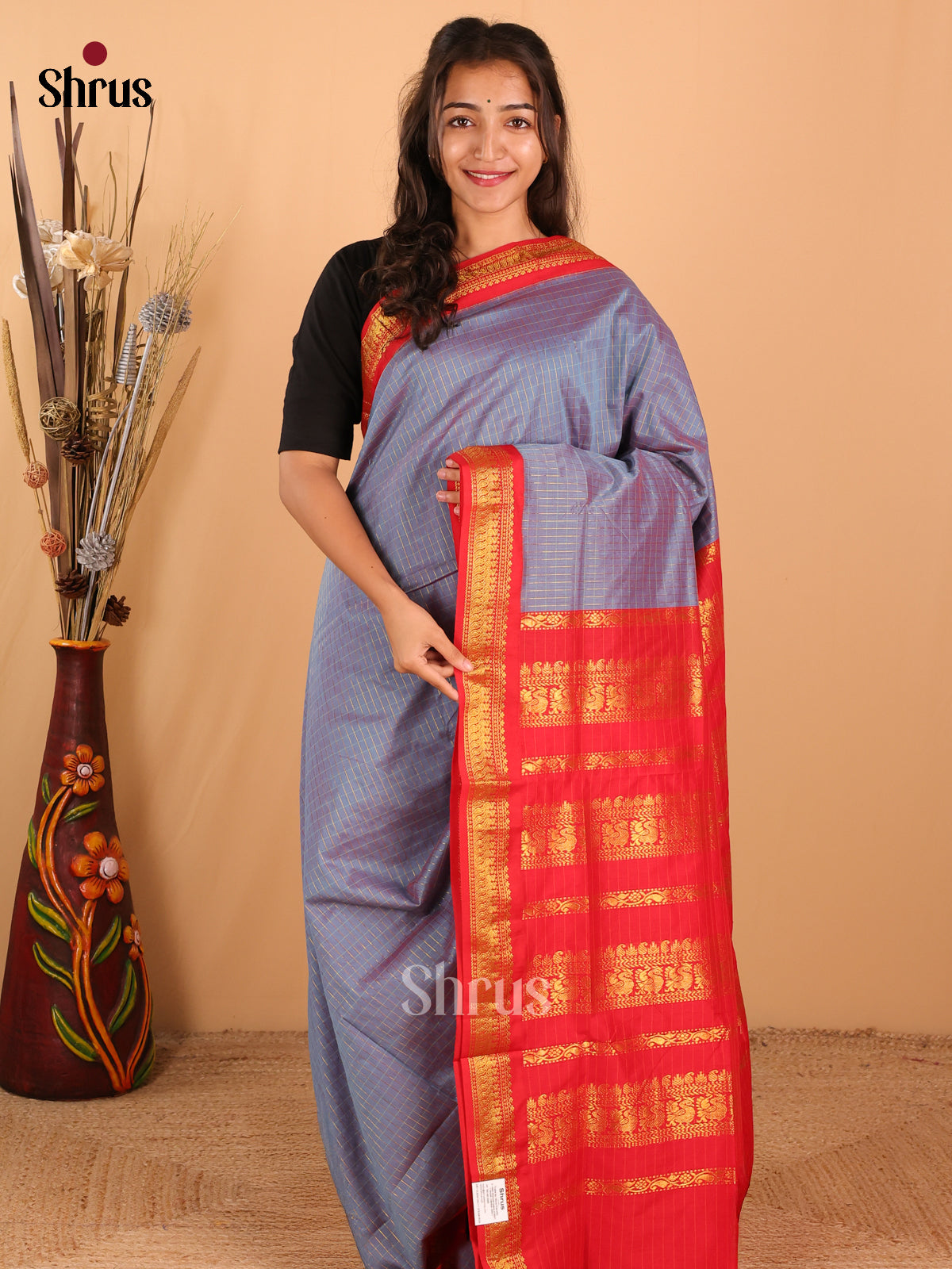 Beautiful Grey Kalyani Cotton Saree With Golden Zari Kattams & Contrast Red Border - Shop on Shrus.com