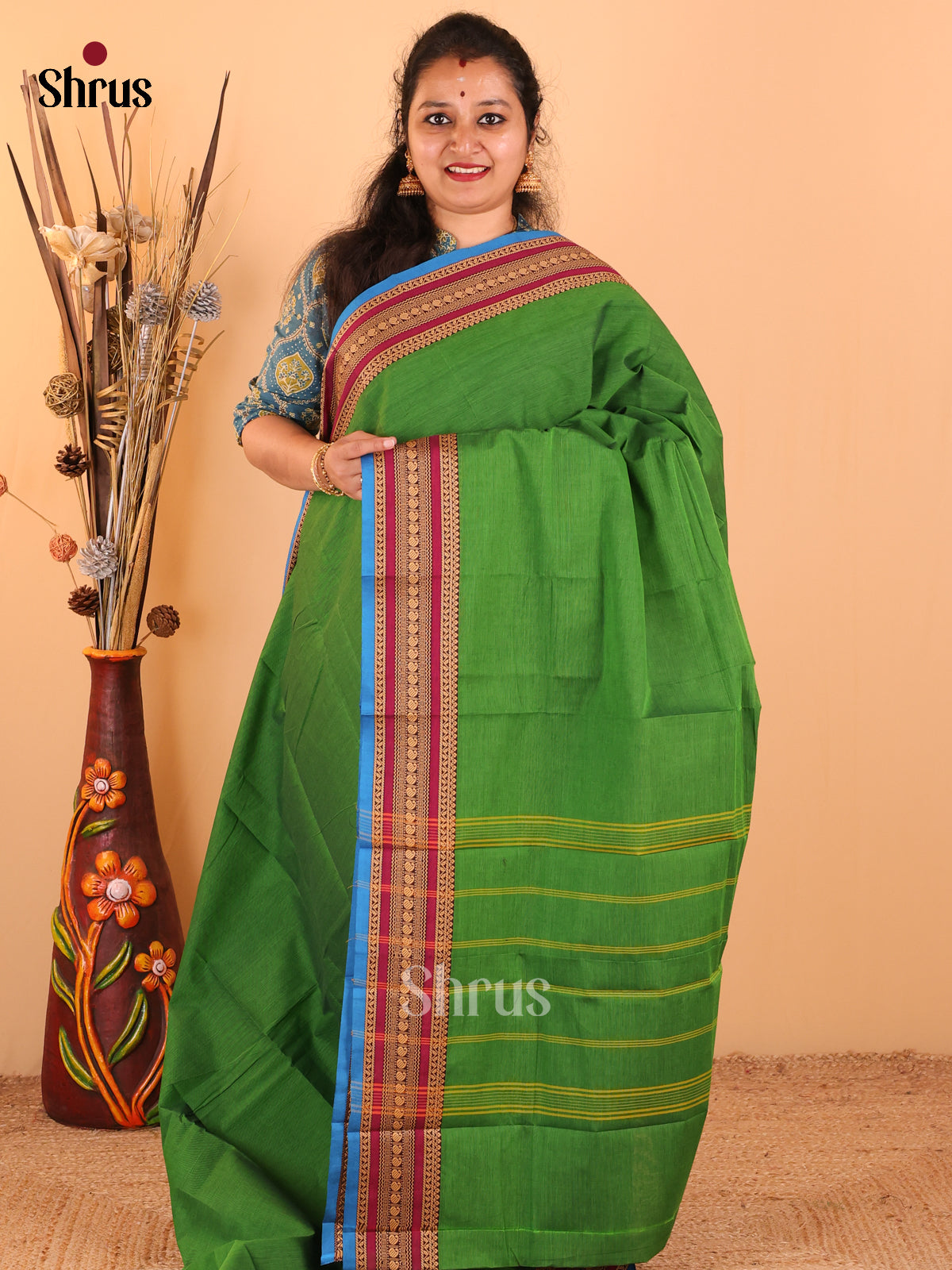 Parrot Green with pink - Chettinad Cotton saree - DDS09180 - Shop on Shrus.com