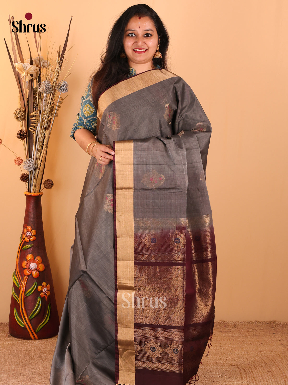 Breezy Grey Silk Cotton Saree WIth Zari Motifs & Wine Pallu With Gold Zari Details - Shop on Shrus.com
