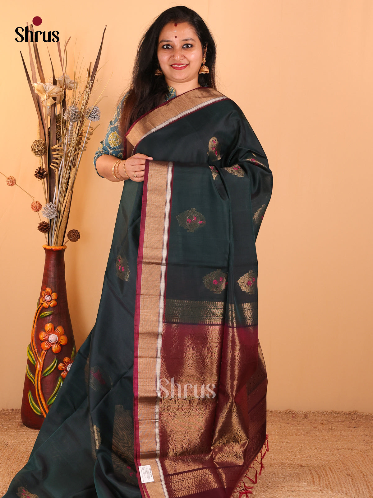Serene Green Silk Cotton Saree With Paisley Motifs & Wine Pallu With Gold Zari Details - Shop on Shrus.com