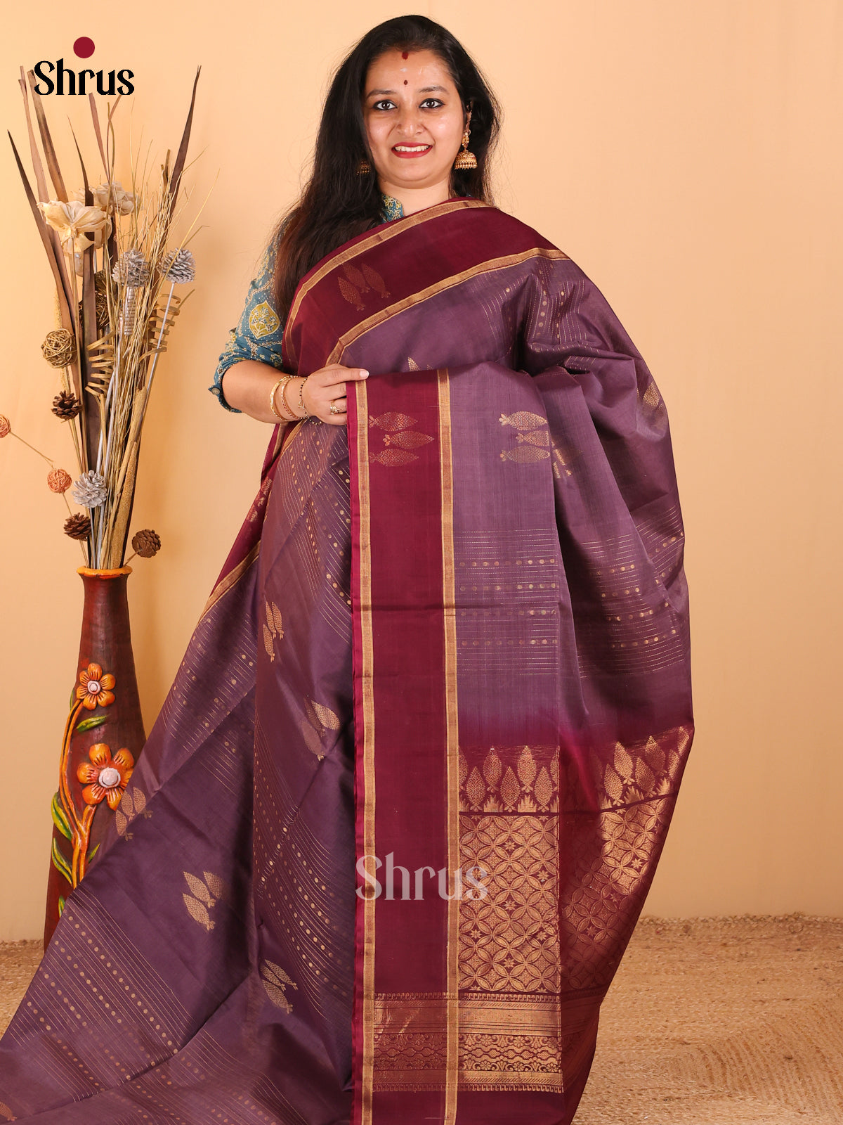 Exquisite Purple Silk Cotton Saree With Zaari Motifs, Rettapet Borders & Zari Woven Pallu - Shop on Shrus.com