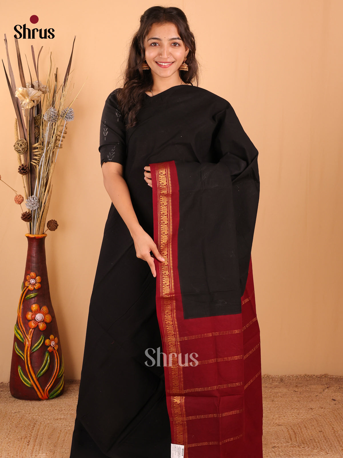 Black with Maroon- DDS11002 - Sungudi Cotton Saree - Shop on Shrus.com