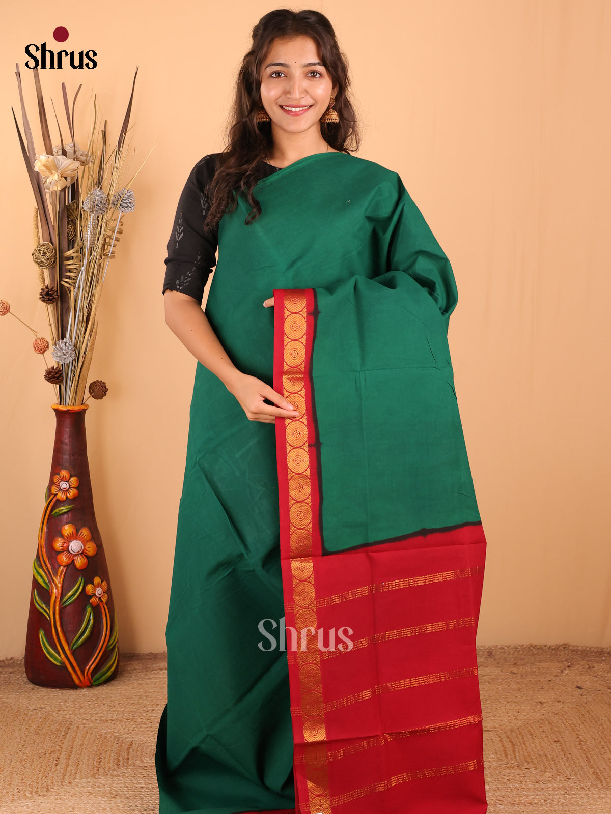 Green with Red - DDS11012 - Sungudi Cotton Saree - Shop on Shrus.com