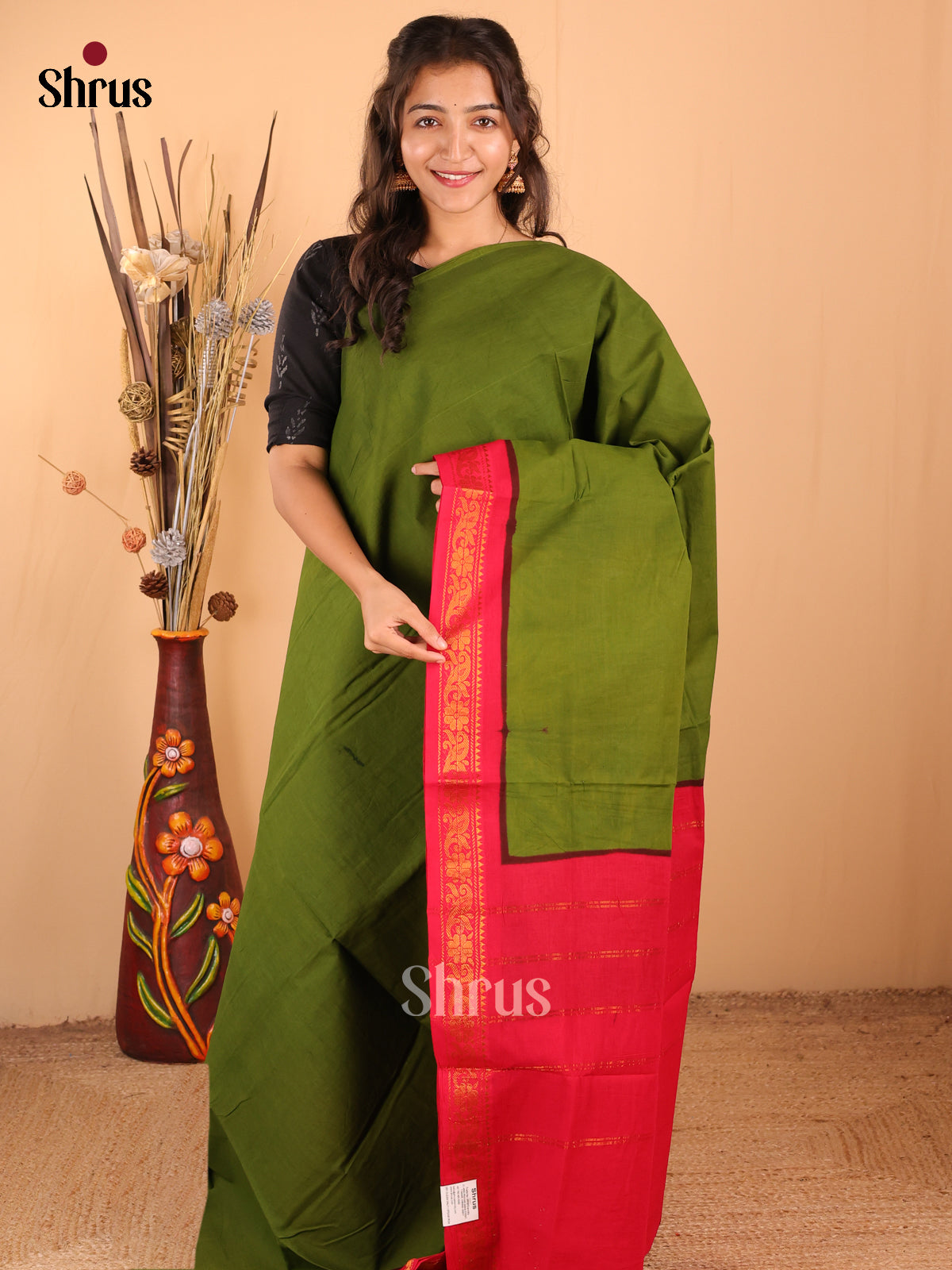 Green with Red - DDS11029 - Sungudi Cotton Saree - Shop on Shrus.com