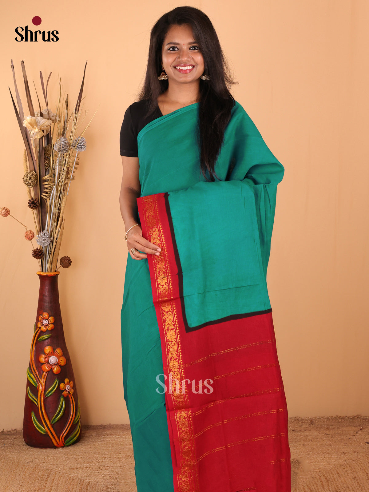 Green with Red - DDS11044 - Sungudi Cotton Saree - Shop on Shrus.com