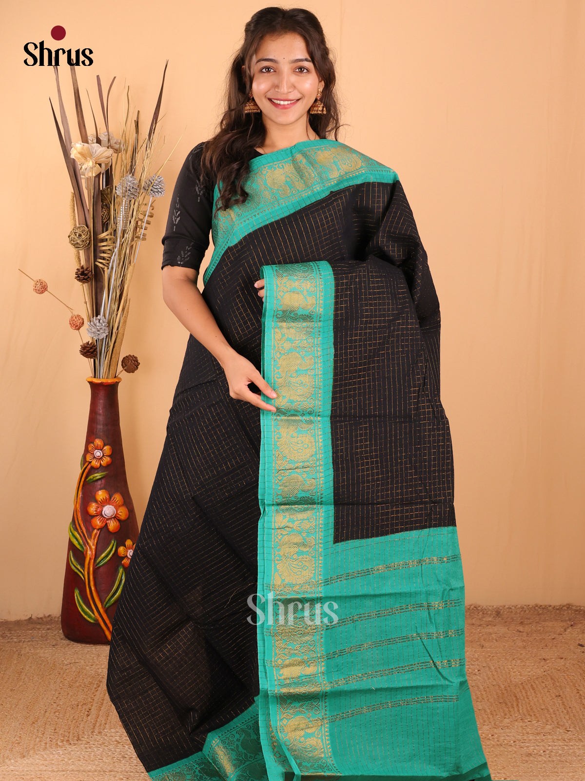 Black with Green- DDS11074 - Sungudi Cotton Saree - Shop on Shrus.com