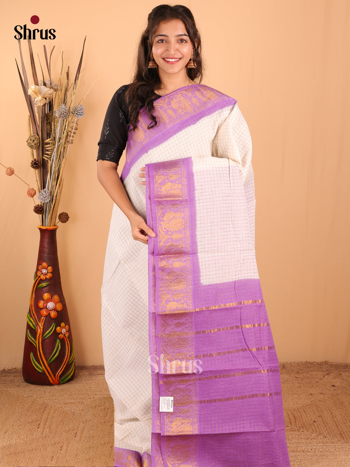 Cream with Lavender - DDS11079 - Sungudi Cotton Saree - Shop on Shrus.com