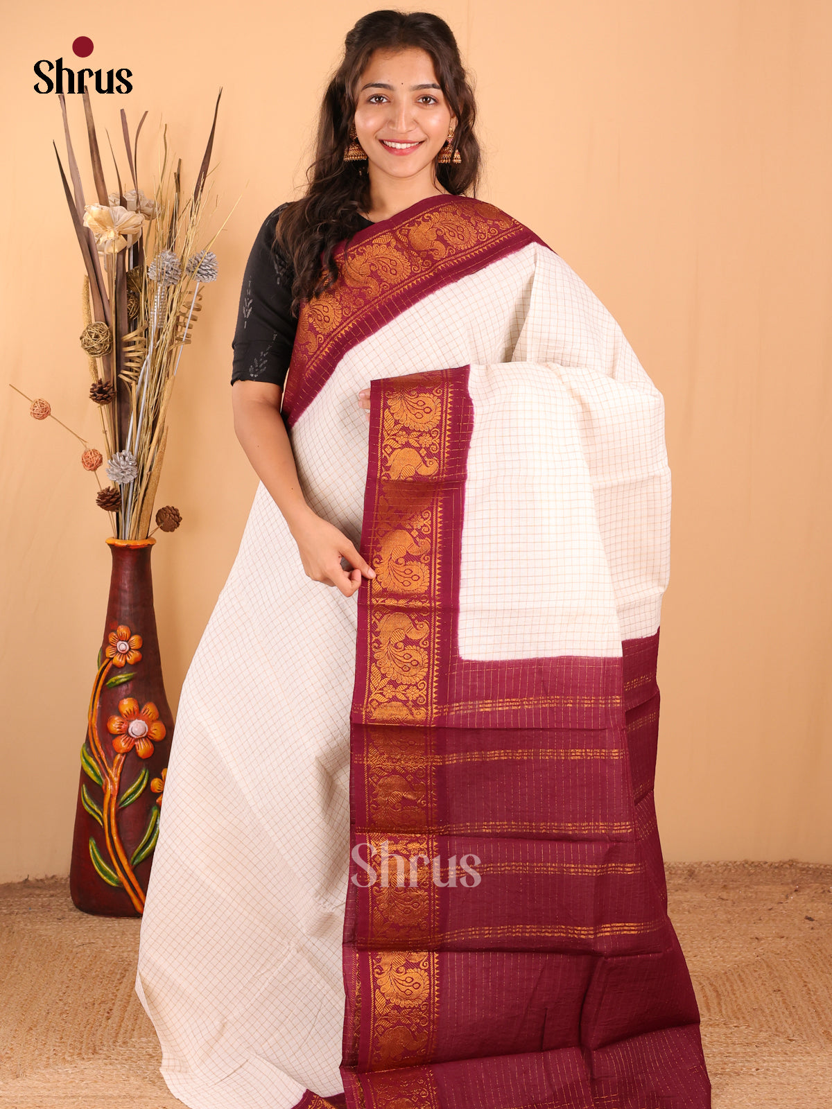 Cream with Maroon - DDS11081 - Sungudi Cotton Saree - Shop on Shrus.com