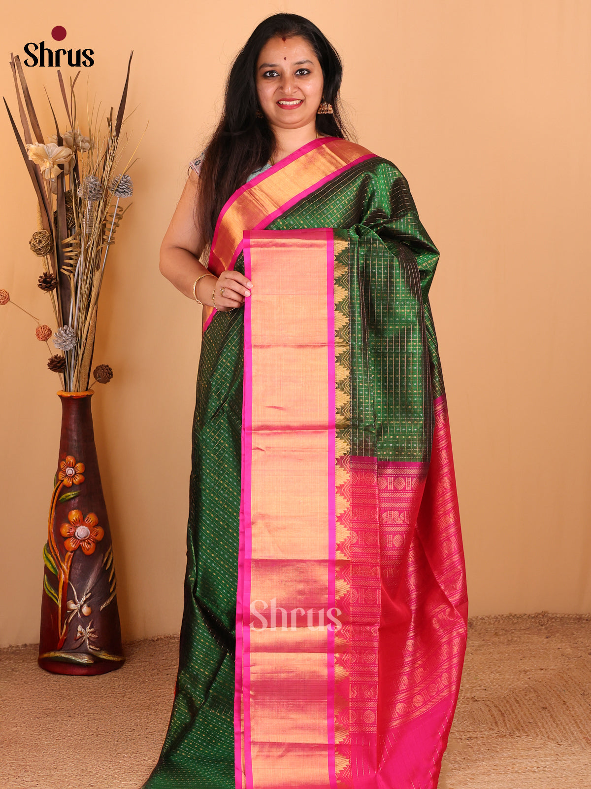 Elegant Green Silk Cotton Saree With Zari Checks, Dot Buttas & Pink Border & Zari Pallu - Shop on Shrus.com