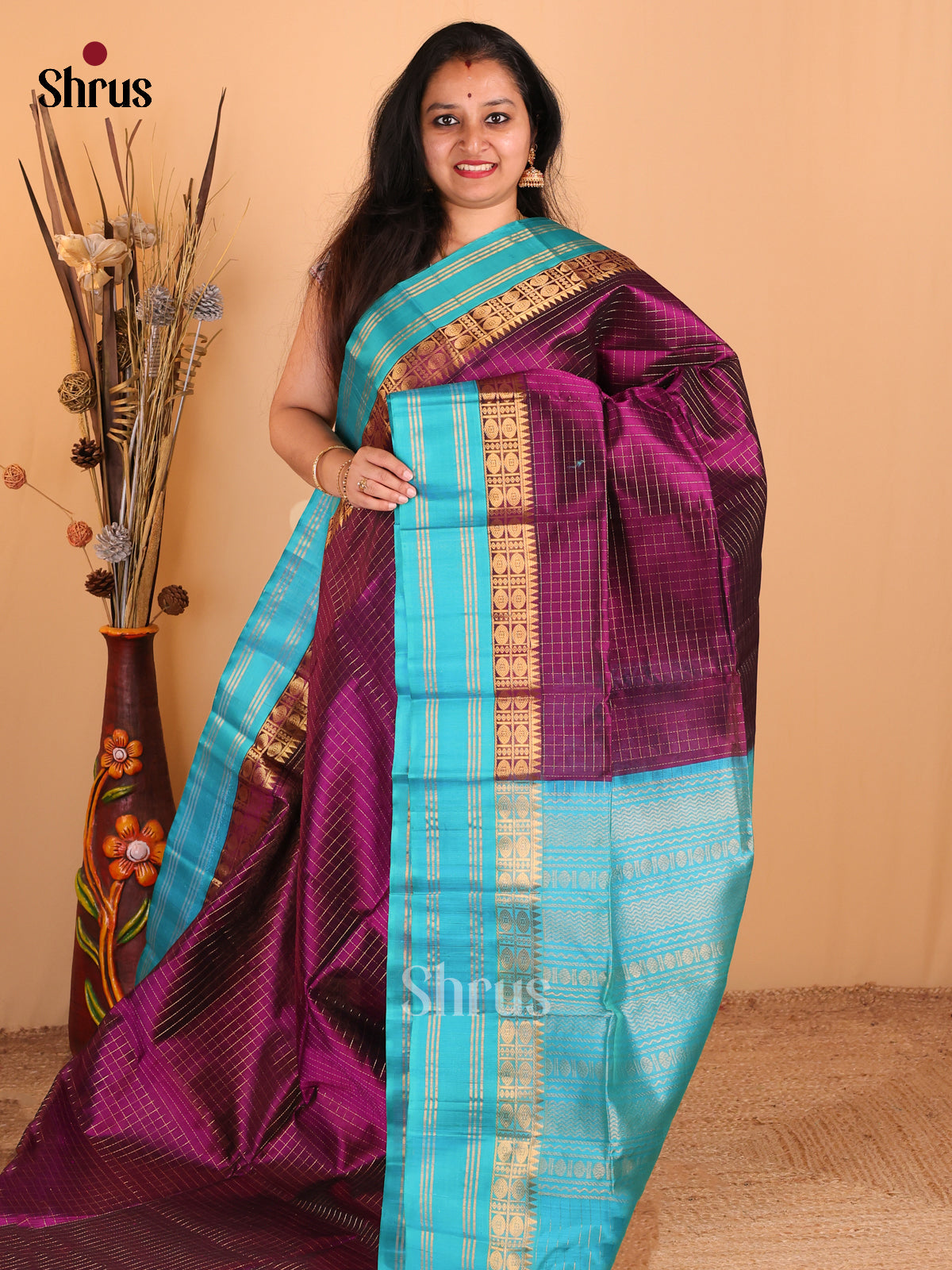 Classic Dark Purple Checked Silk Cotton Saree With Blue Rettapet Border & Zari Pallu - Shop on Shrus.com