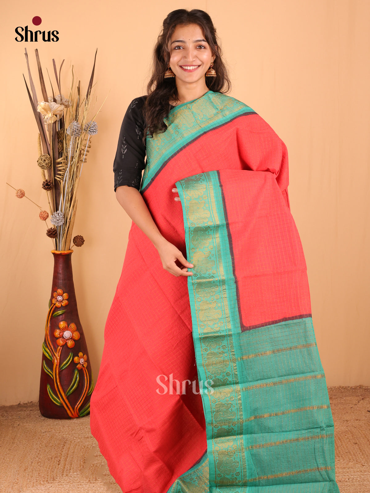 Red with Green - DDS15033 - Sungudi Cotton Saree - Shop on Shrus.com