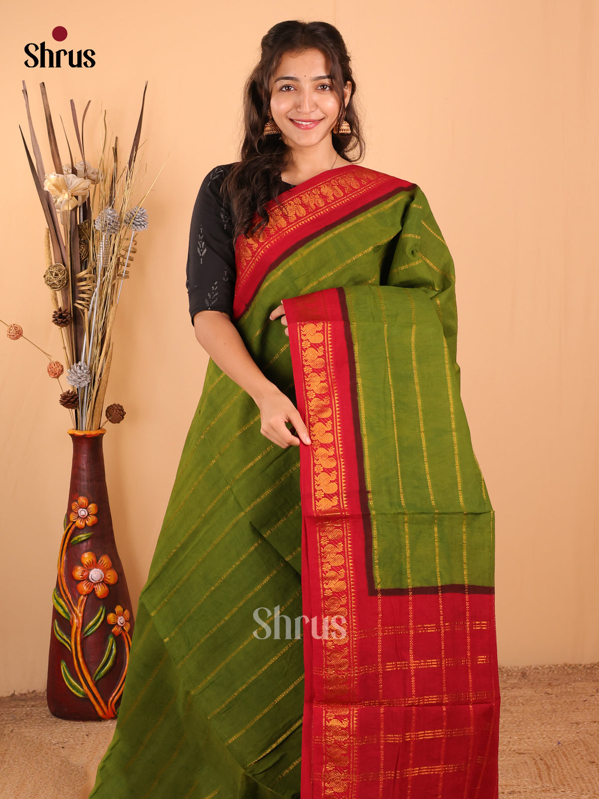 Green with Red - DDS15125 - Sungudi Cotton Saree - Shop on Shrus.com