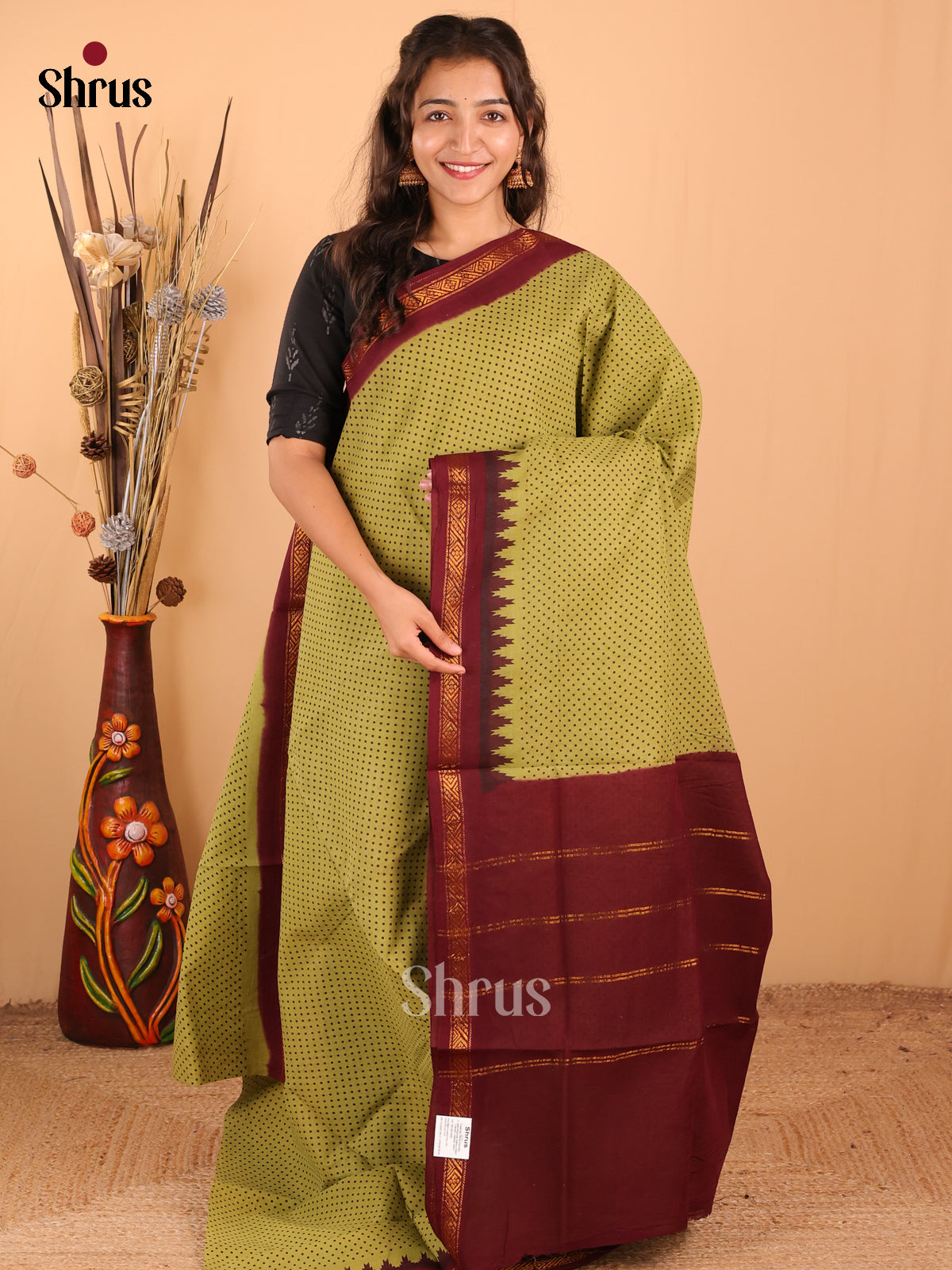 DDS15202 - Sungudi Cotton Saree - Shop on Shrus.com