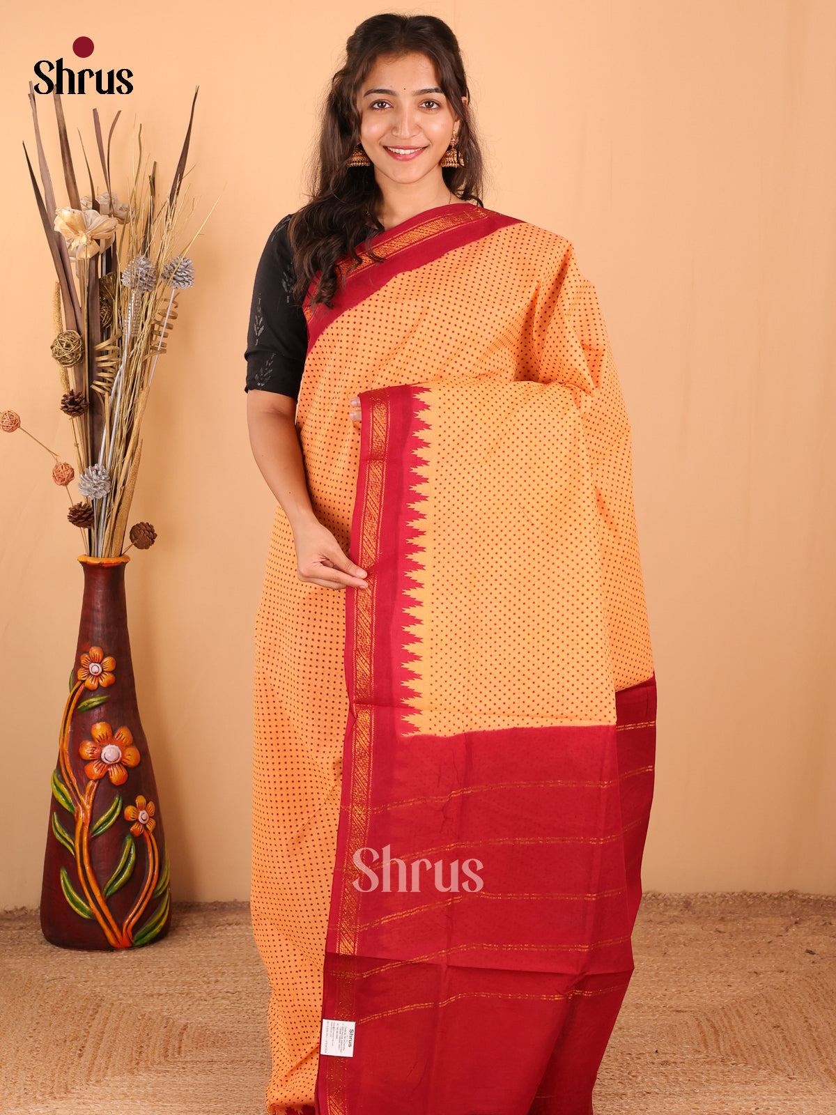 Peach with Red -DDS15205 - Sungudi Cotton Saree - Shop on Shrus.com