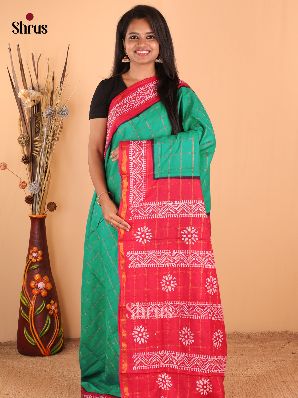 Green with Red - DDS15240 - Sungudi Cotton Saree - Shop on Shrus.com