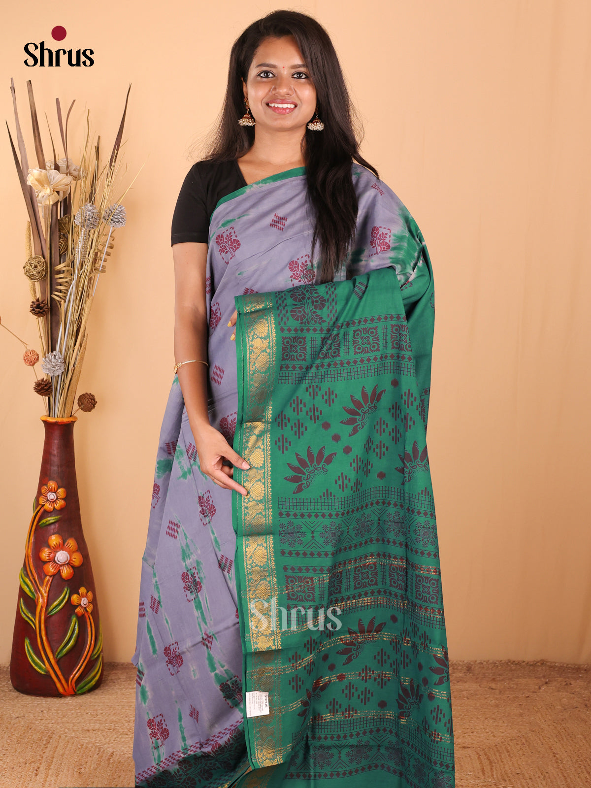 Lavender with Green -DDS15283 - Sungudi Cotton Saree - Shop on Shrus.com