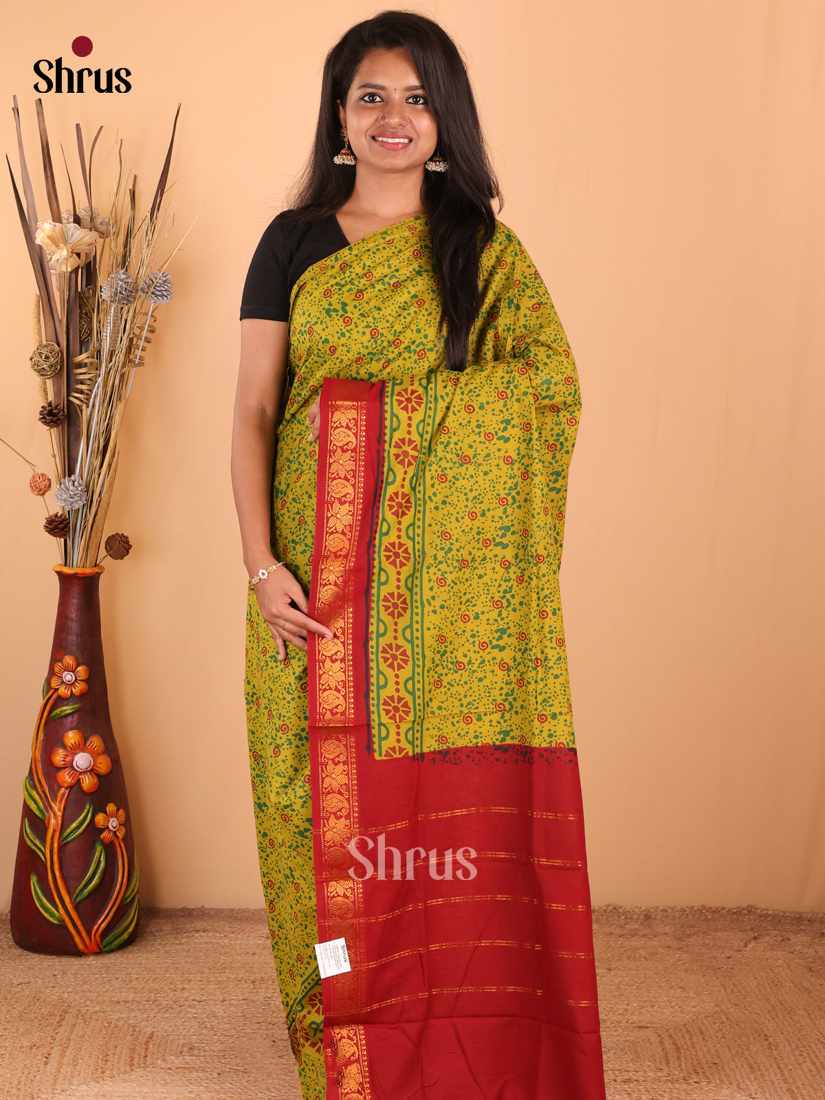 Green with Red - DDS15306 - Sungudi Cotton Saree - Shop on Shrus.com