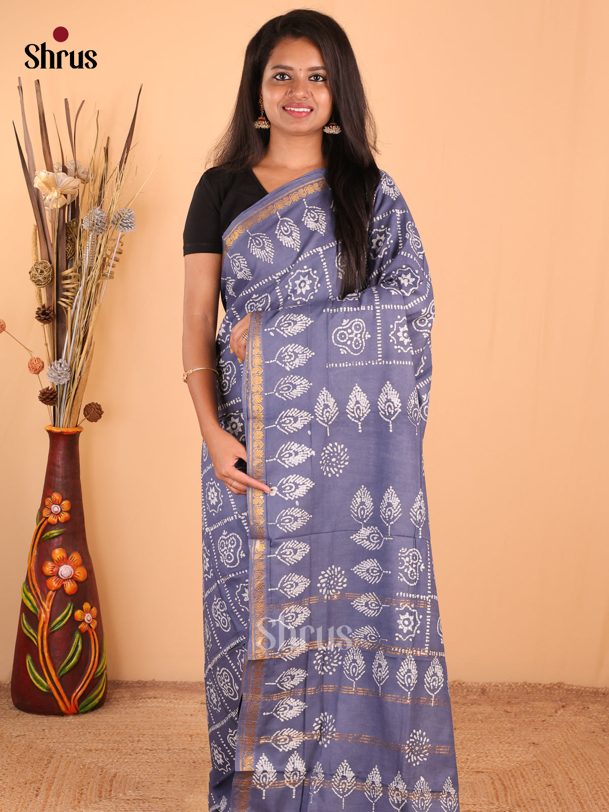 Grey - DDS15323 - Sungudi Cotton Saree - Shop on Shrus.com