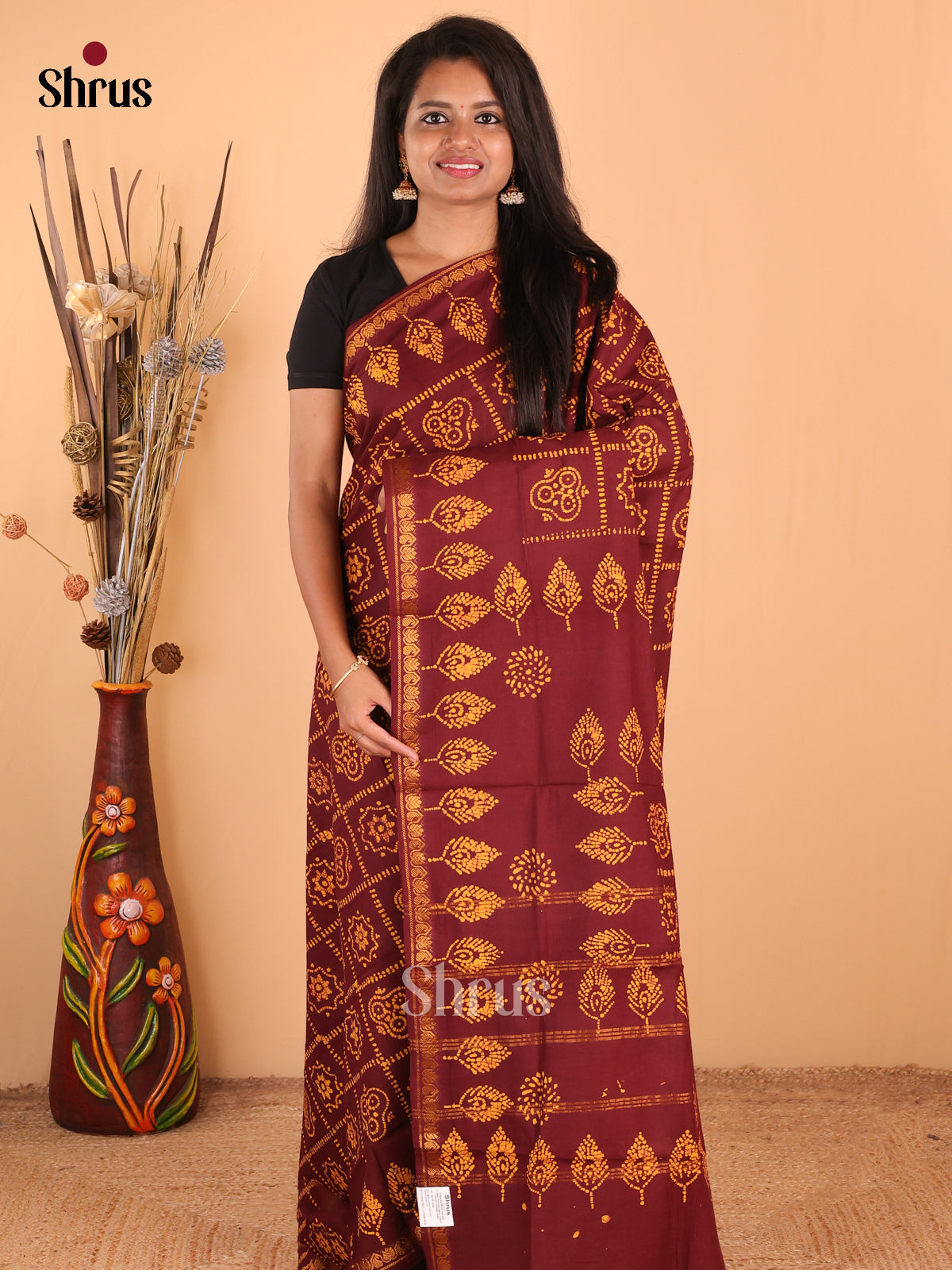 Arakku Maroon - DDS15326 - Sungudi Cotton Saree - Shop on Shrus.com