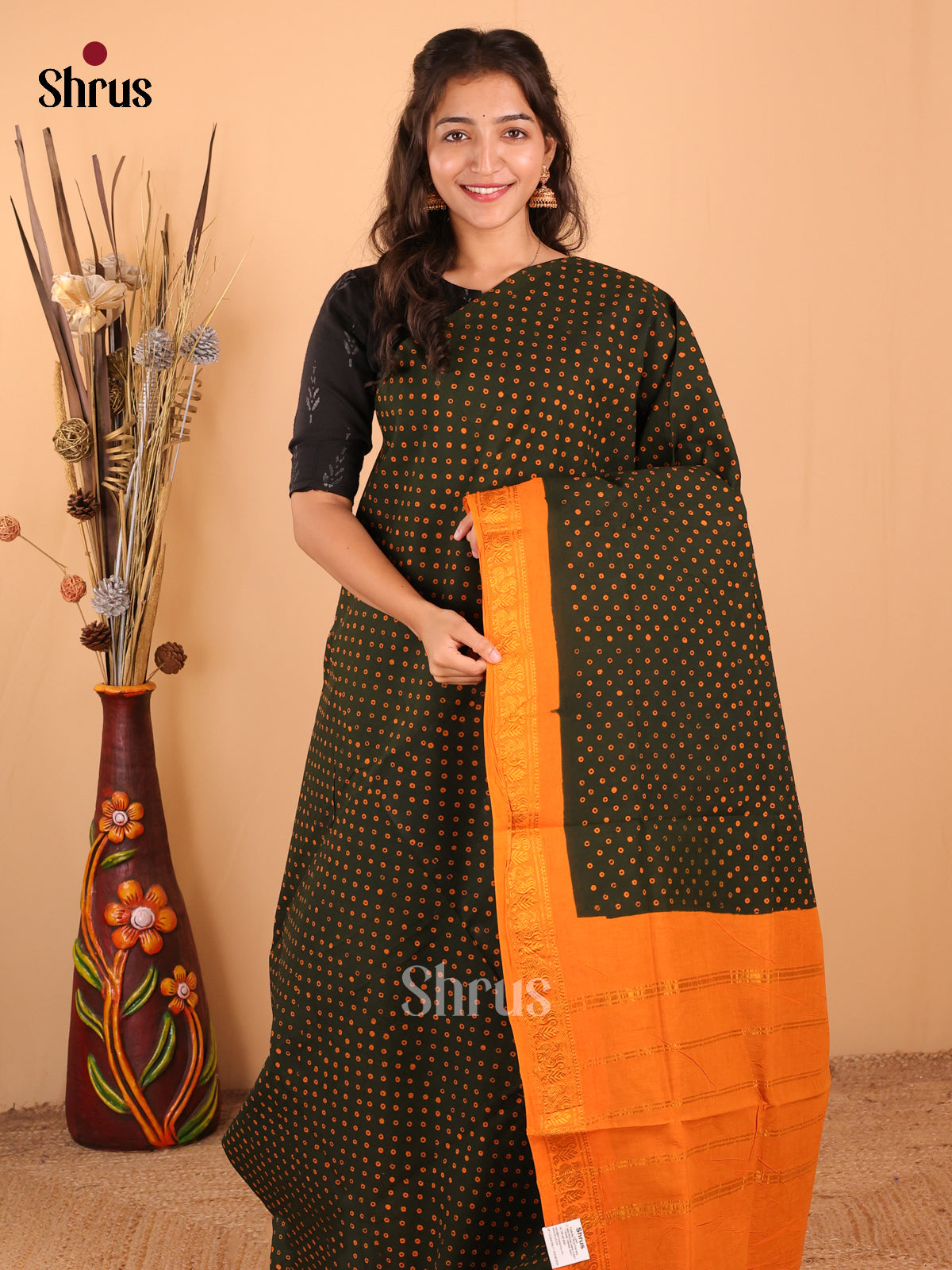 Green with Orange - DDS15374 - Sungudi Cotton Saree - Shop on Shrus.com