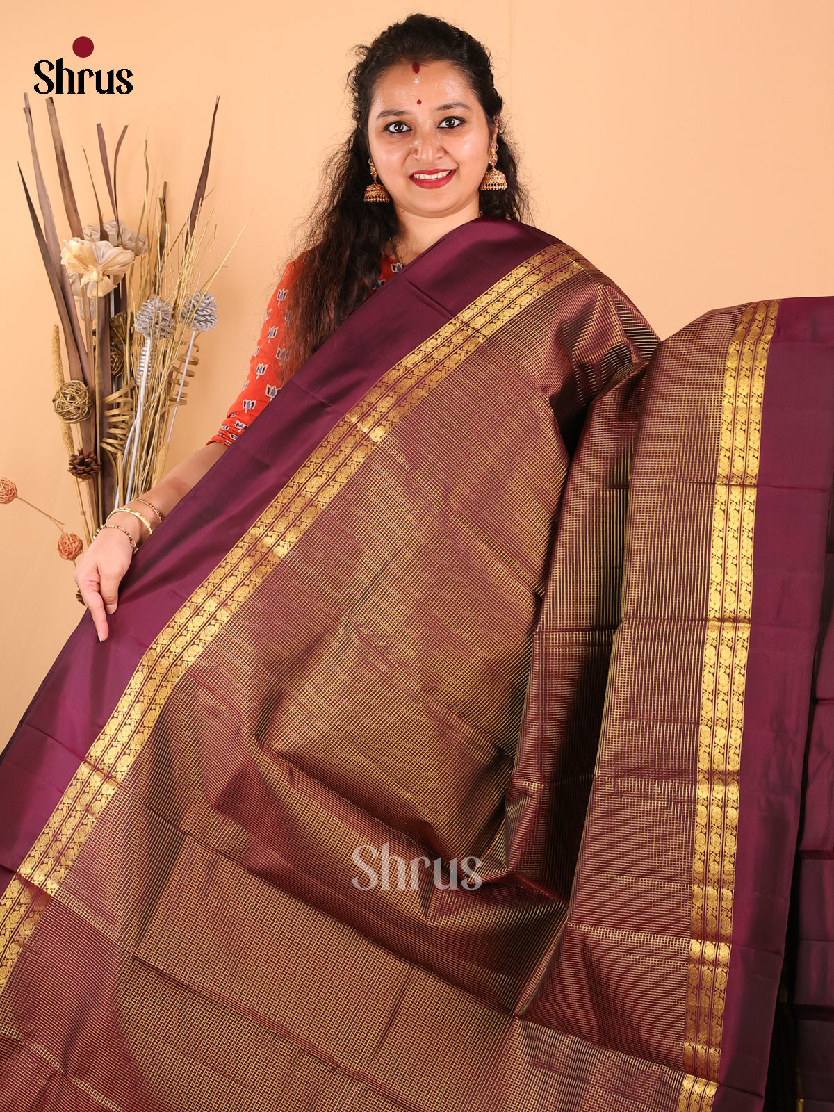 Shimmery Arakku Maroon Kanchipuram silk Saree zari woven brocade pallu - Shop on Shrus.com