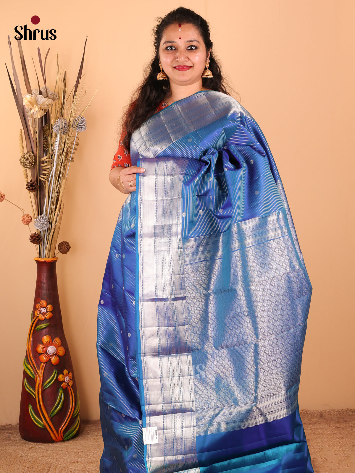 Silver Zari Monochrome Blue Kanchipuram silk Saree with zari buttas , vaira oosi checks - Shop on Shrus.com