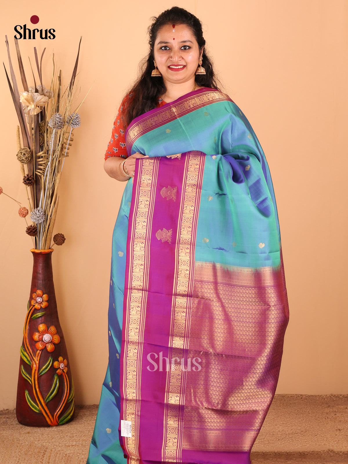 DDS17060 - Kanchipuram silk Saree - Shop on Shrus.com