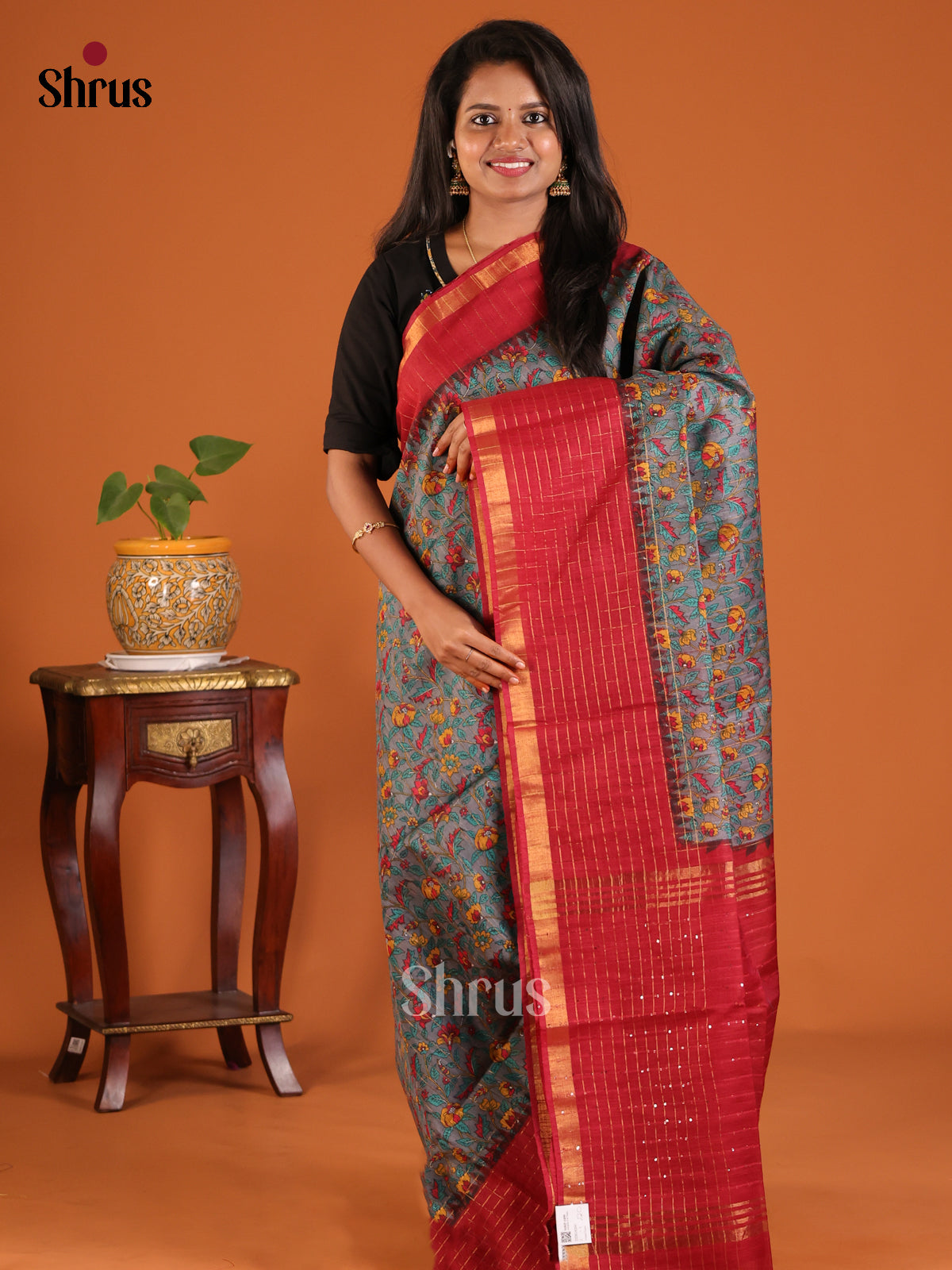 DDS18260 - Printed Tussar Saree - Shop on Shrus.com